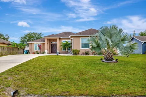 341 SW Kestor Drive, Port St Lucie, FL MLS: R11091069
