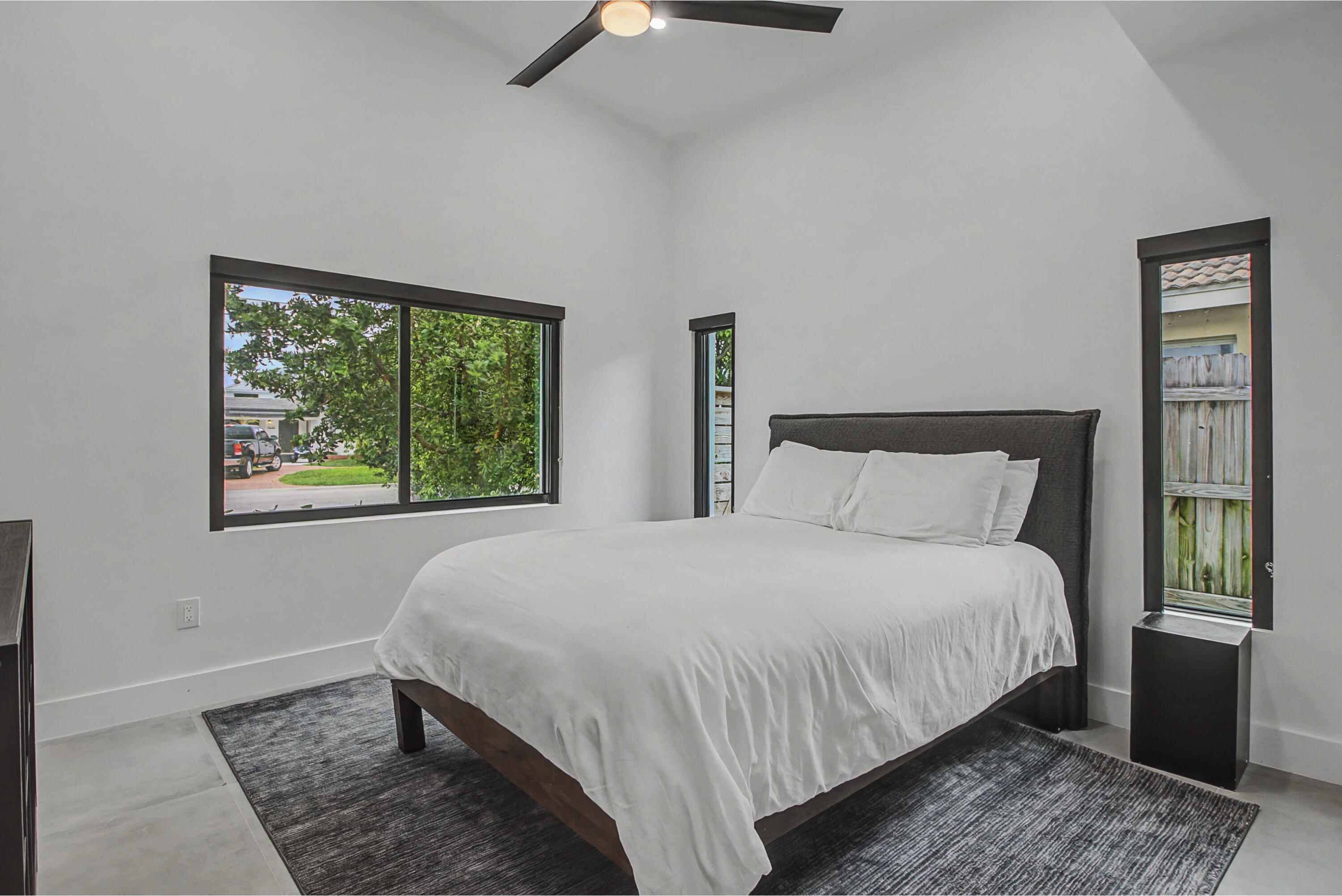 POMPANO ISLES - Residential