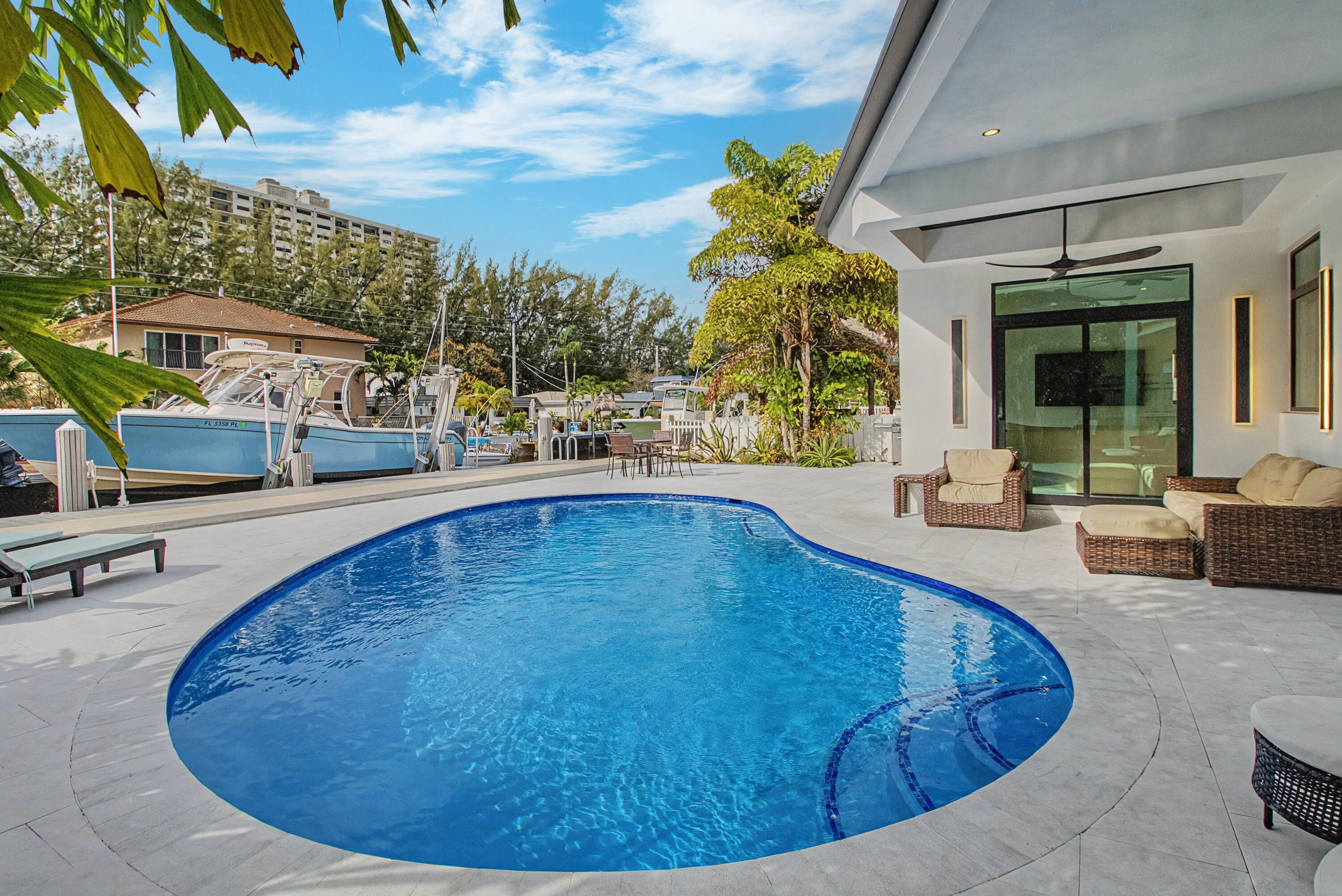 POMPANO ISLES - Residential