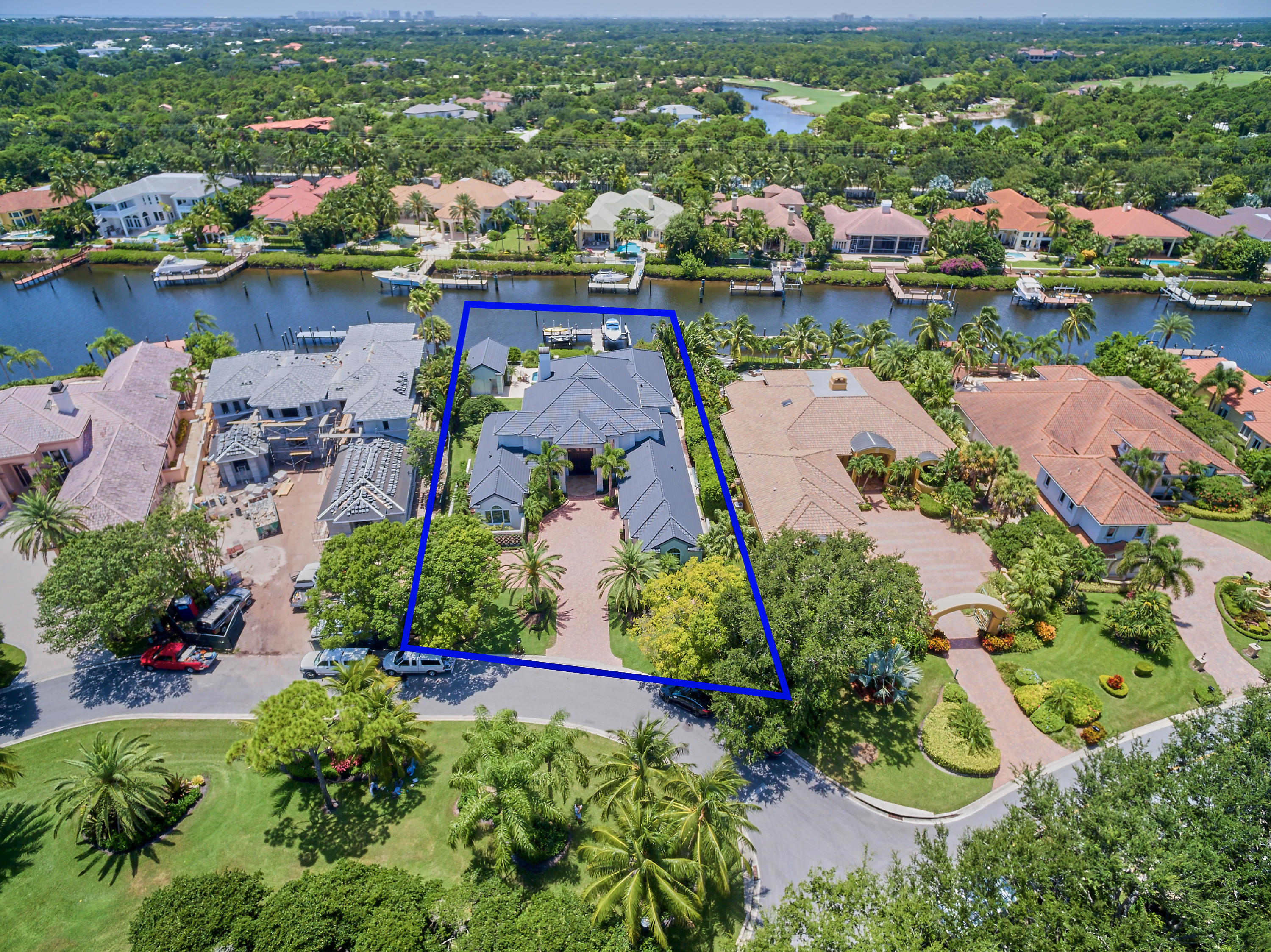 ADMIRALS COVE - Residential