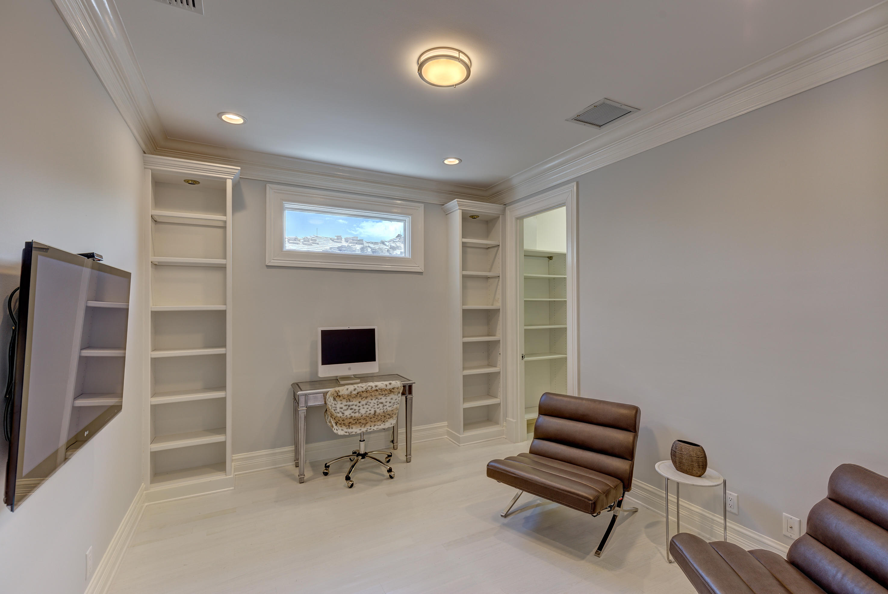 ADMIRALS COVE - Residential