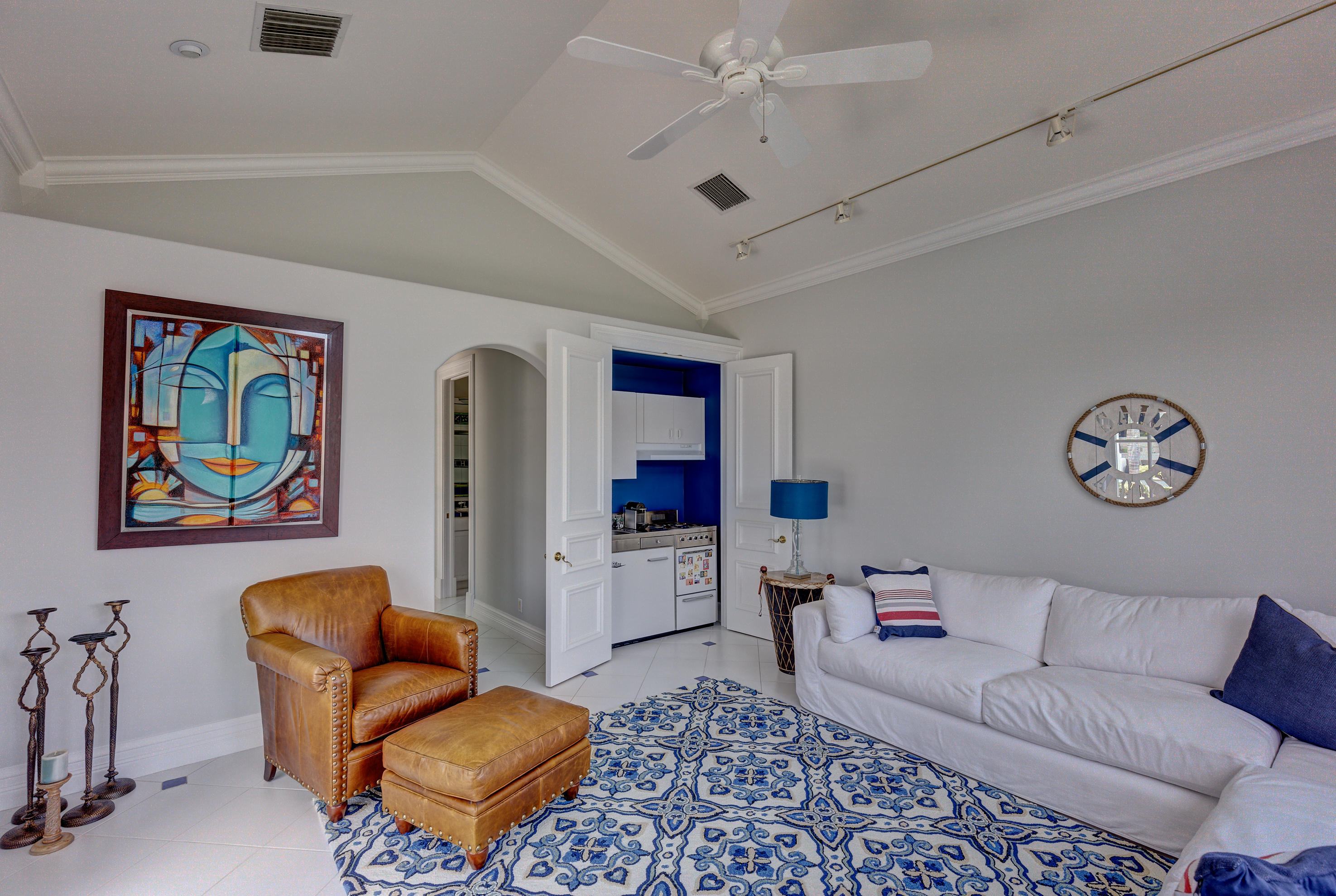 ADMIRALS COVE - Residential