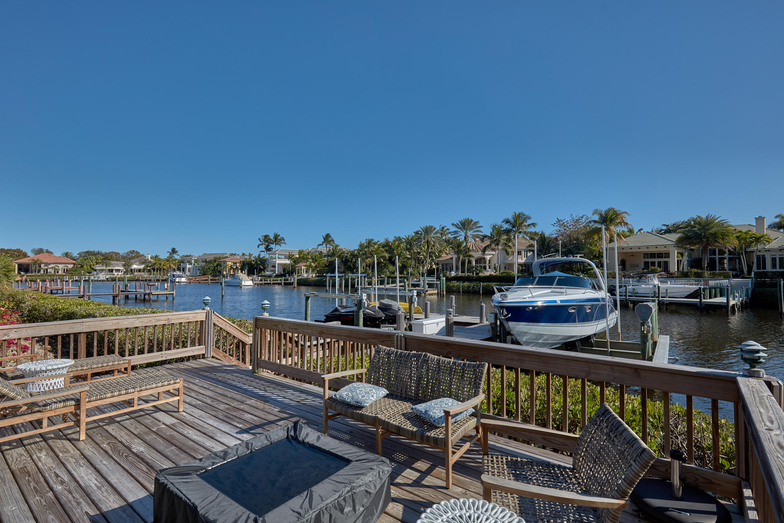 ADMIRALS COVE - Residential