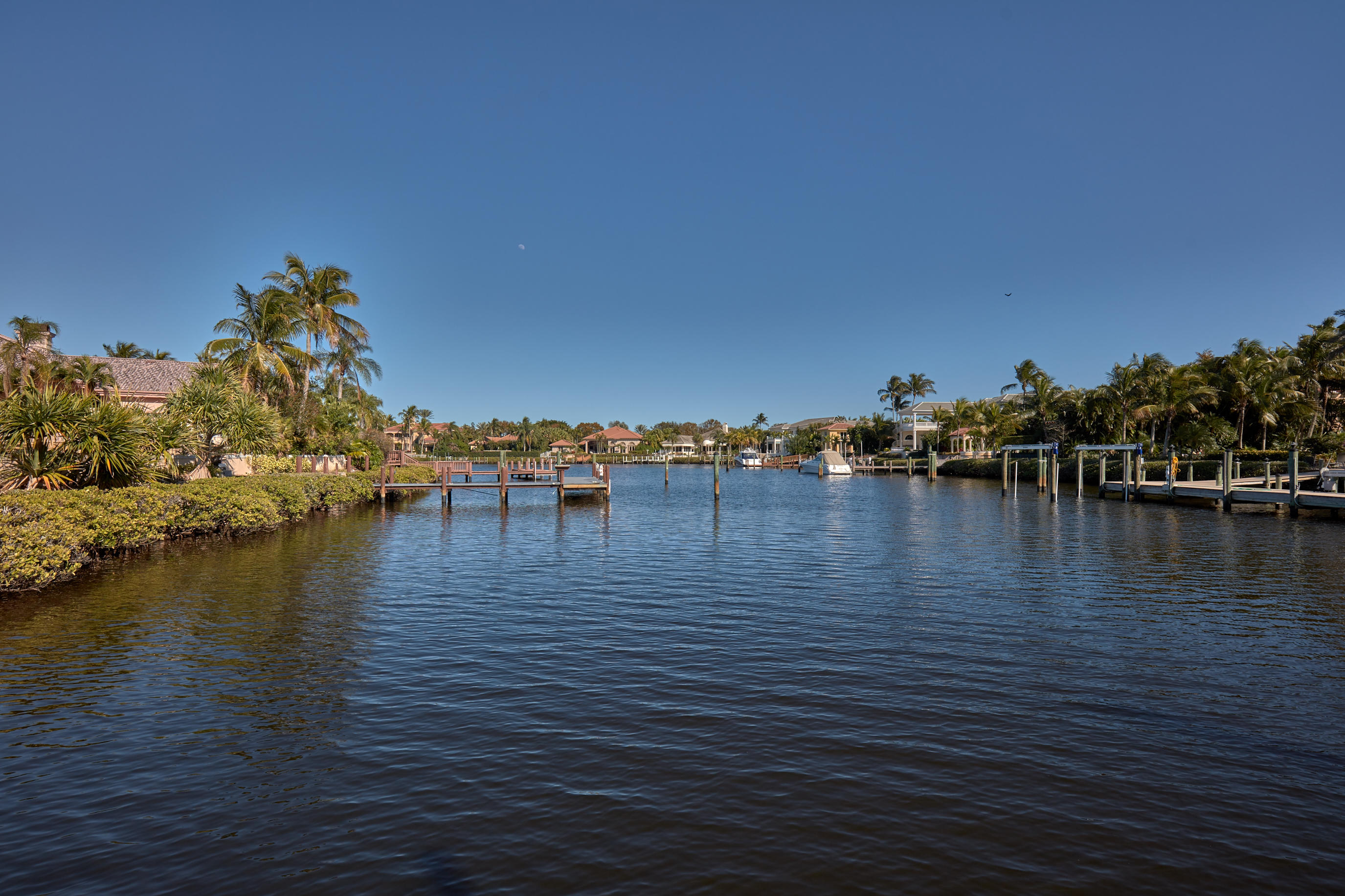 ADMIRALS COVE - Residential