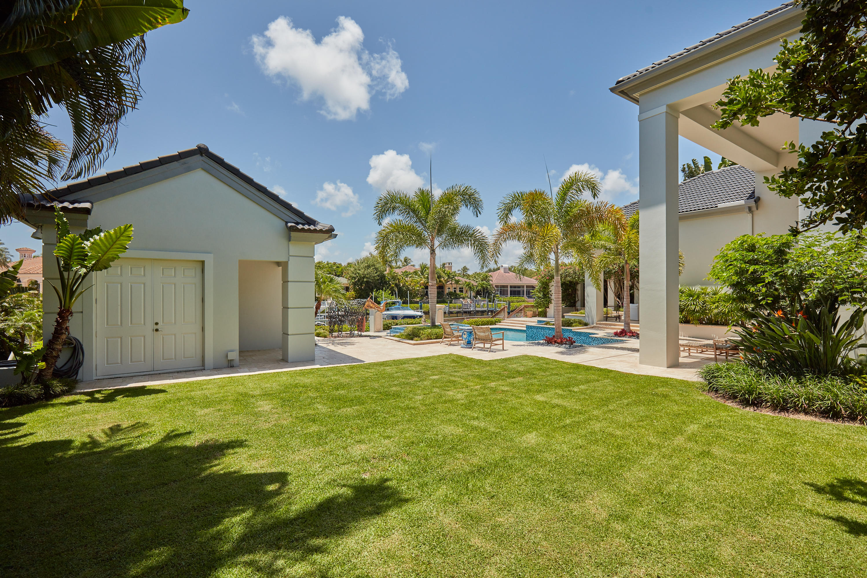 ADMIRALS COVE - Residential