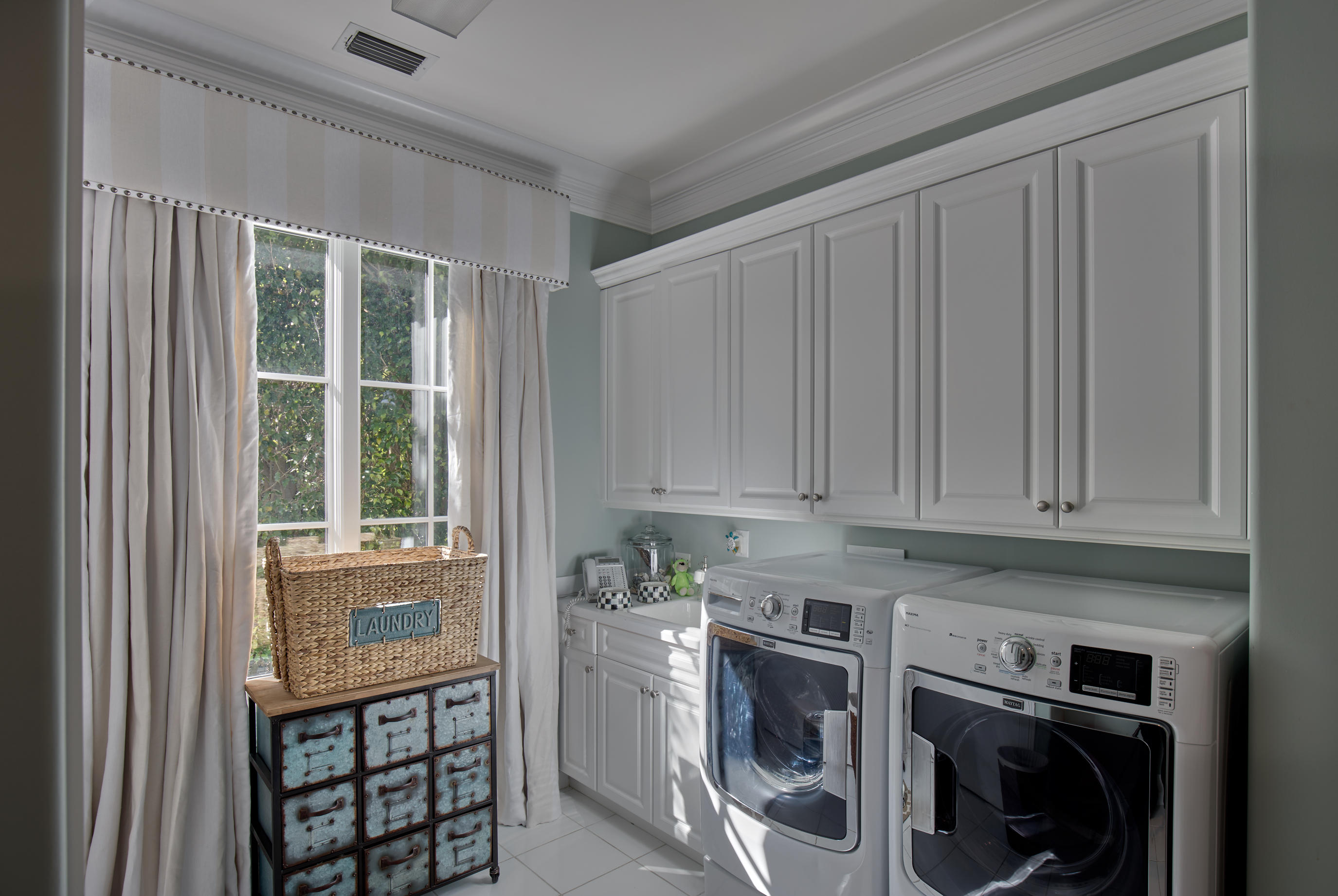 ADMIRALS COVE - Residential