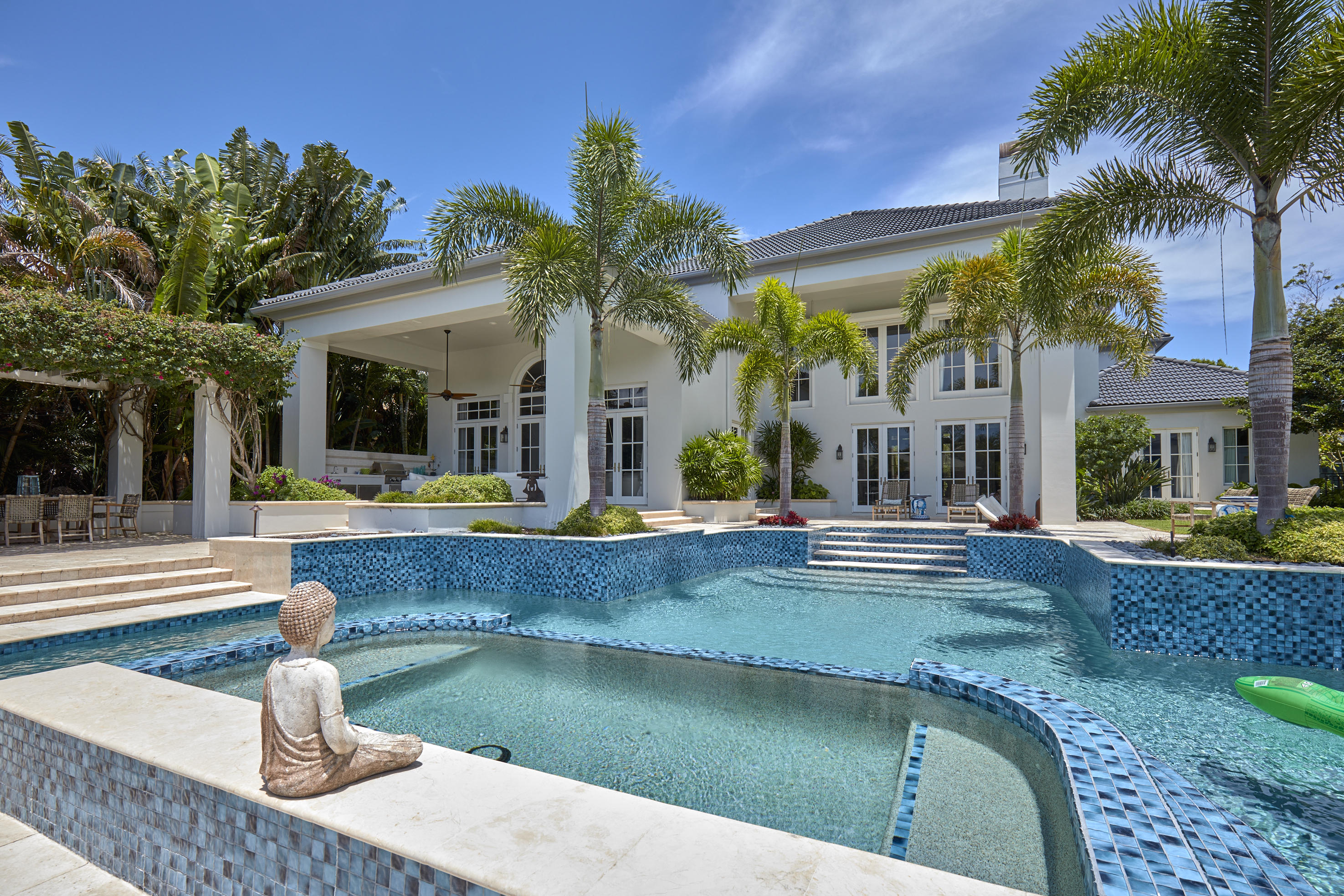 ADMIRALS COVE - Residential