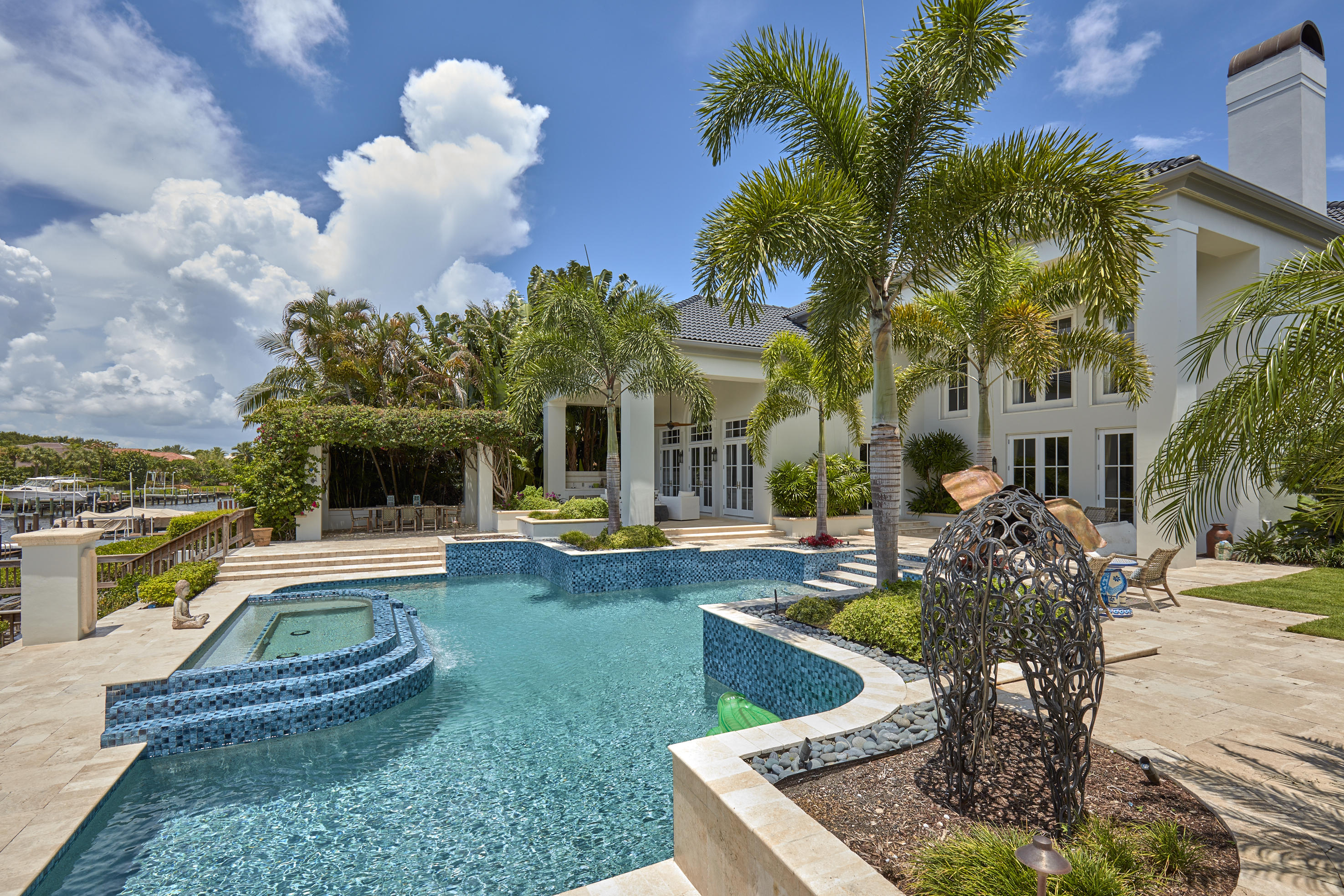 ADMIRALS COVE - Residential