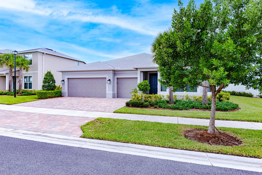 Photo of 12386 SW Sand Dollar Way, Port Saint Lucie, FL 34987 (MLS # R11122230)