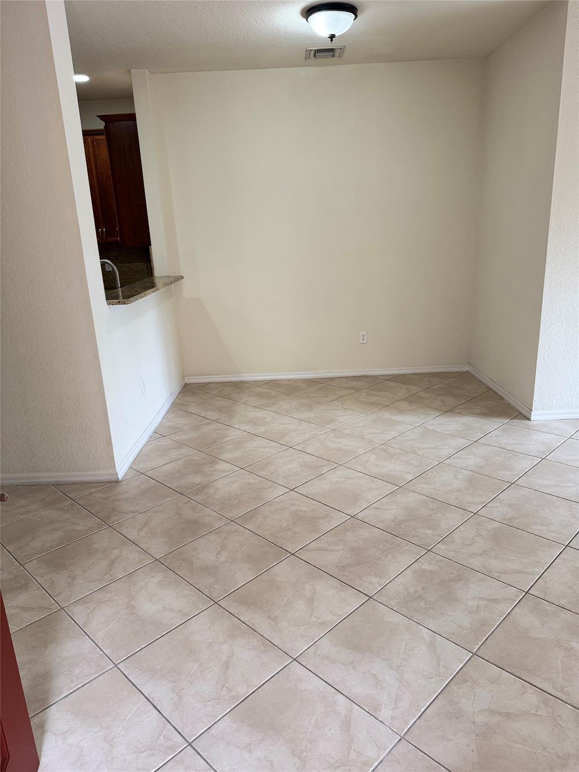 HAMPTON HILLS - Residential