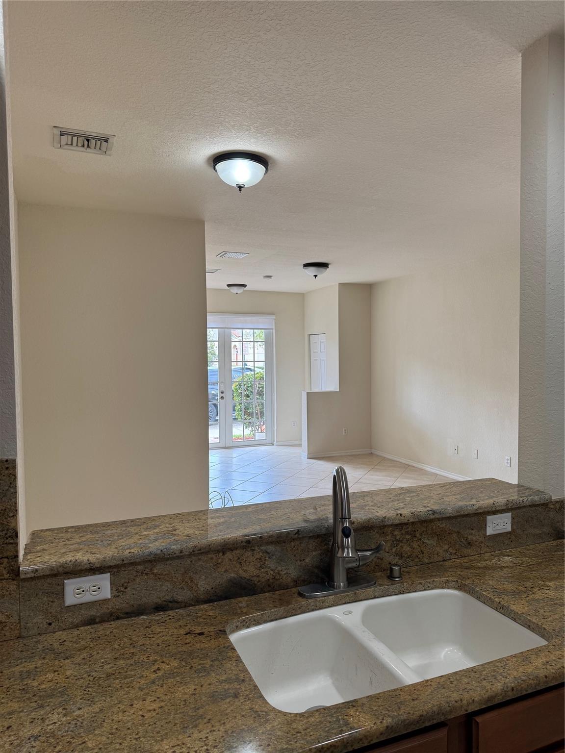 HAMPTON HILLS - Residential