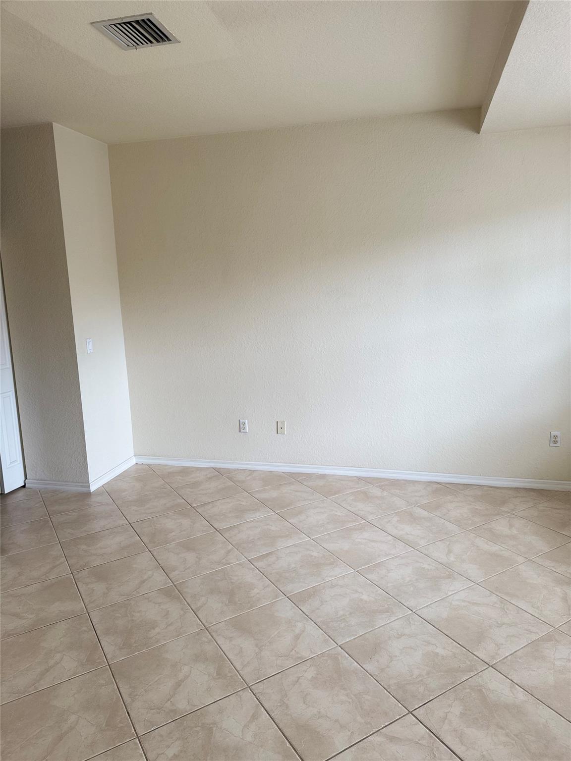 HAMPTON HILLS - Residential