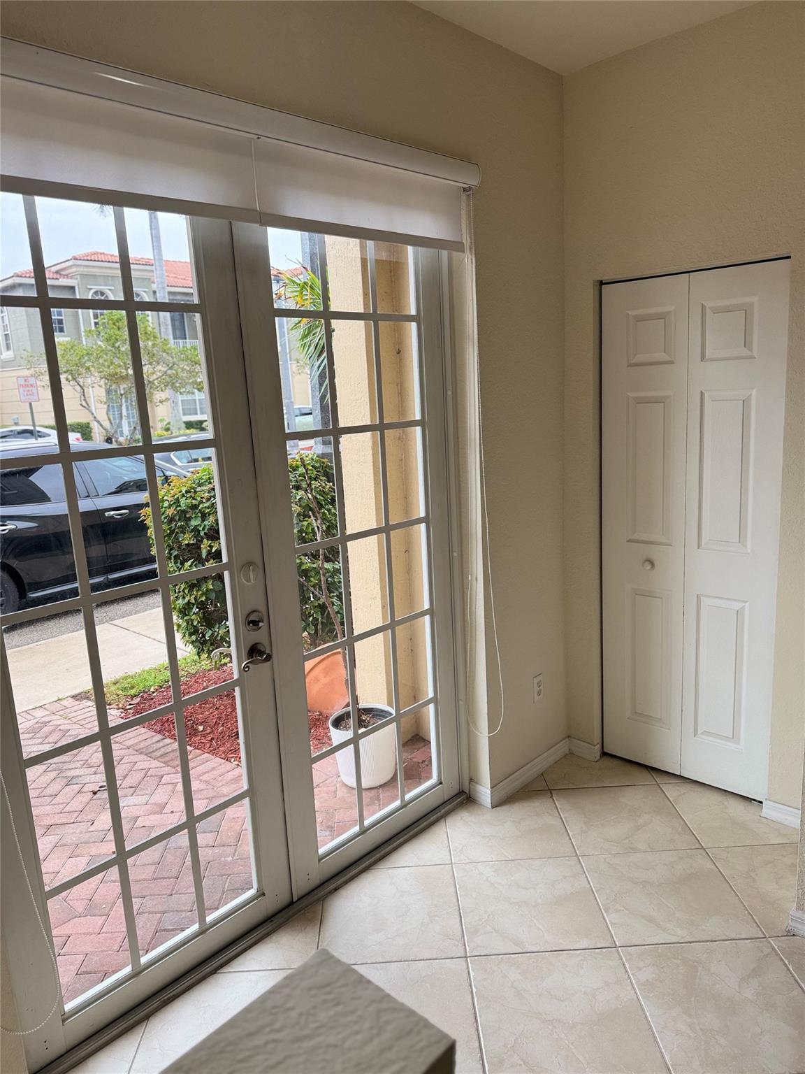 HAMPTON HILLS - Residential