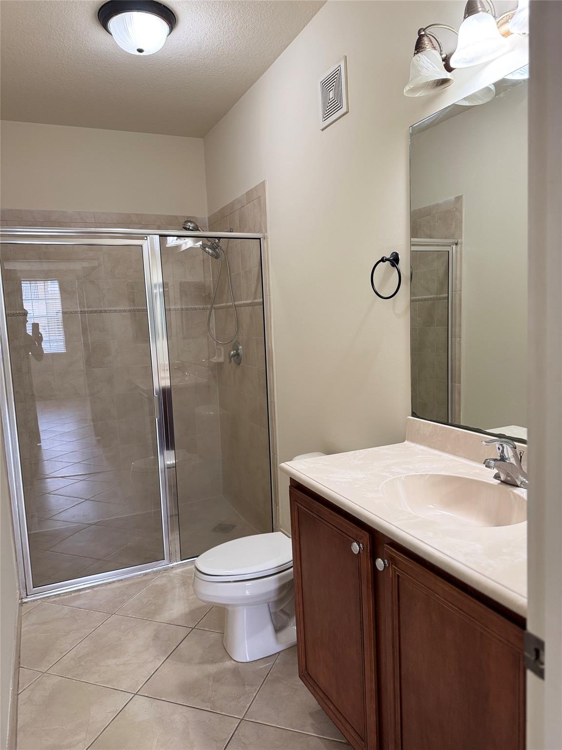 HAMPTON HILLS - Residential