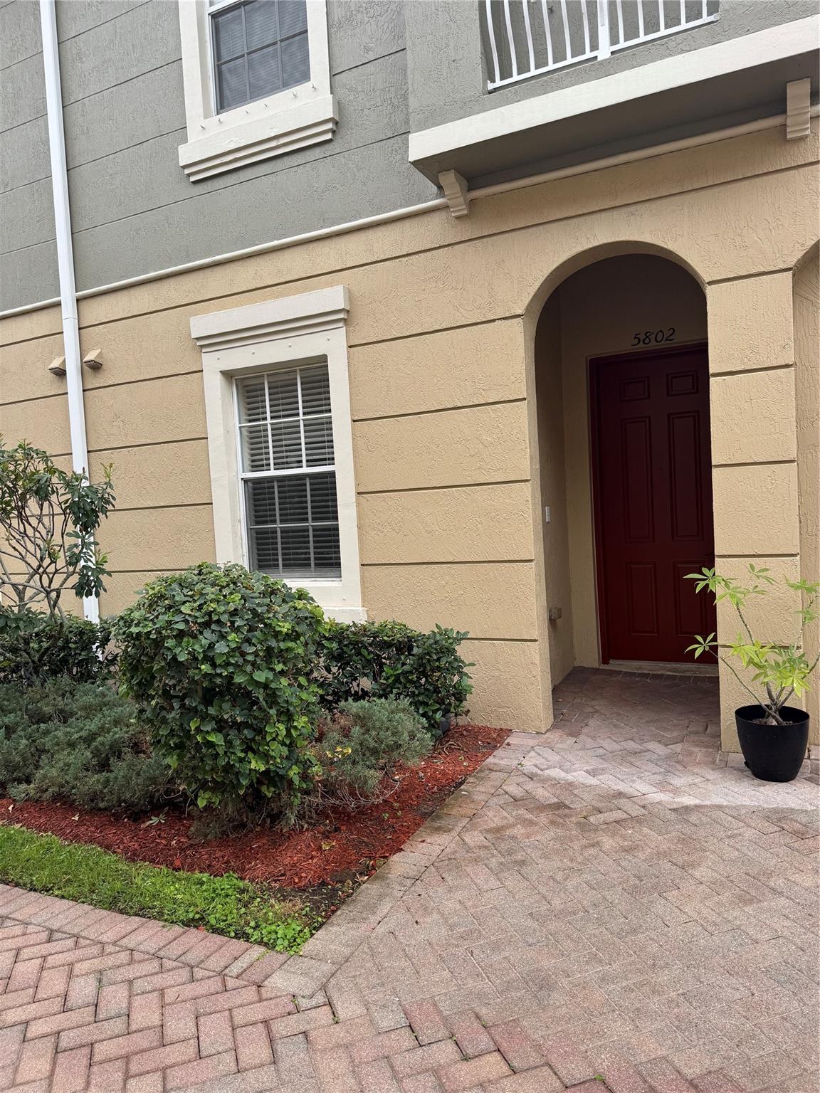 HAMPTON HILLS - Residential