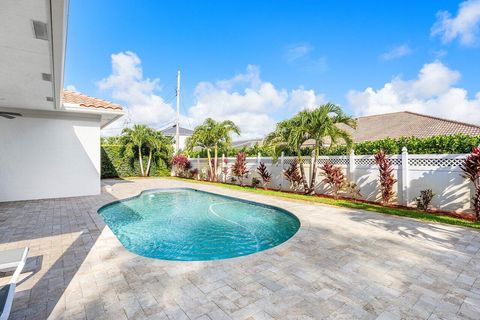 Tiny photo for 899 S Granada Drive, Boca Raton, FL 33432 (MLS # B26000108)