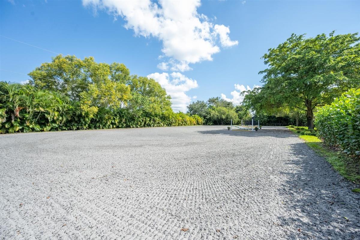 SADDLE TRAIL PARK OF WELL - Residential