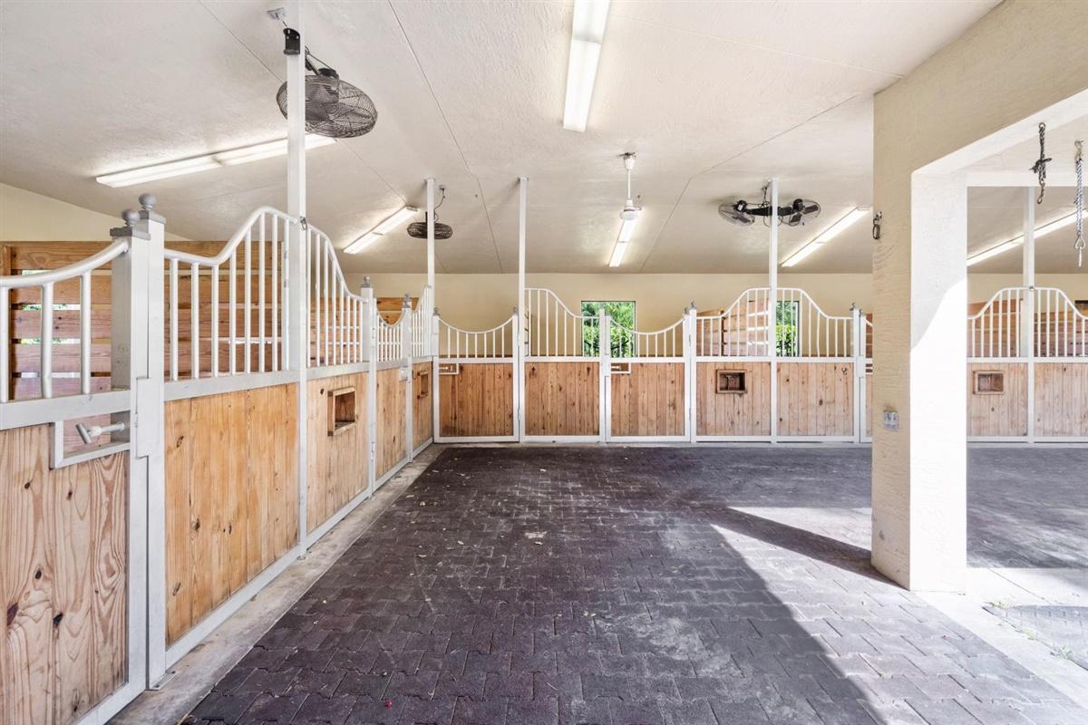 SADDLE TRAIL PARK OF WELL - Residential