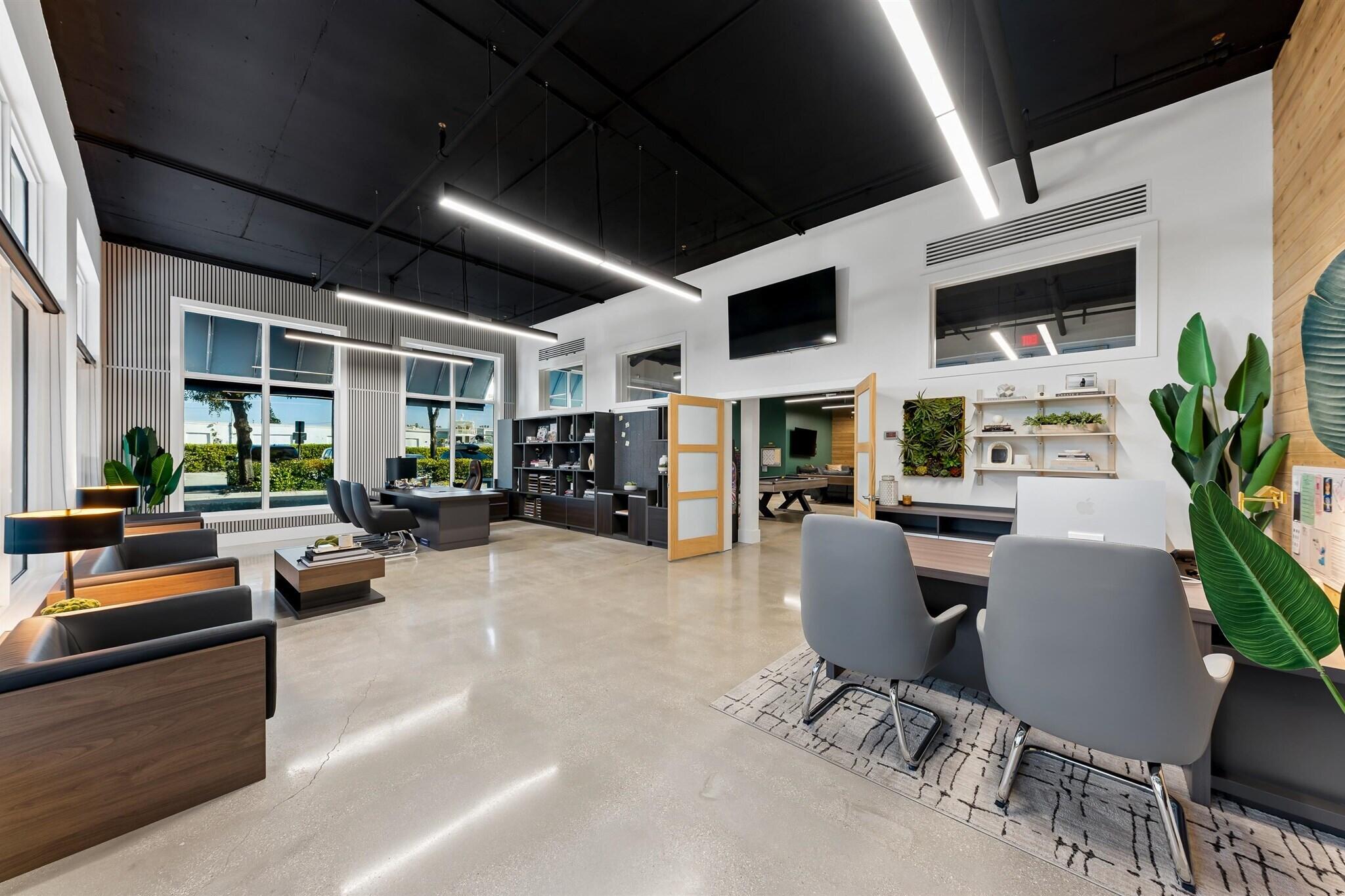 826 N Dixie Highway 1