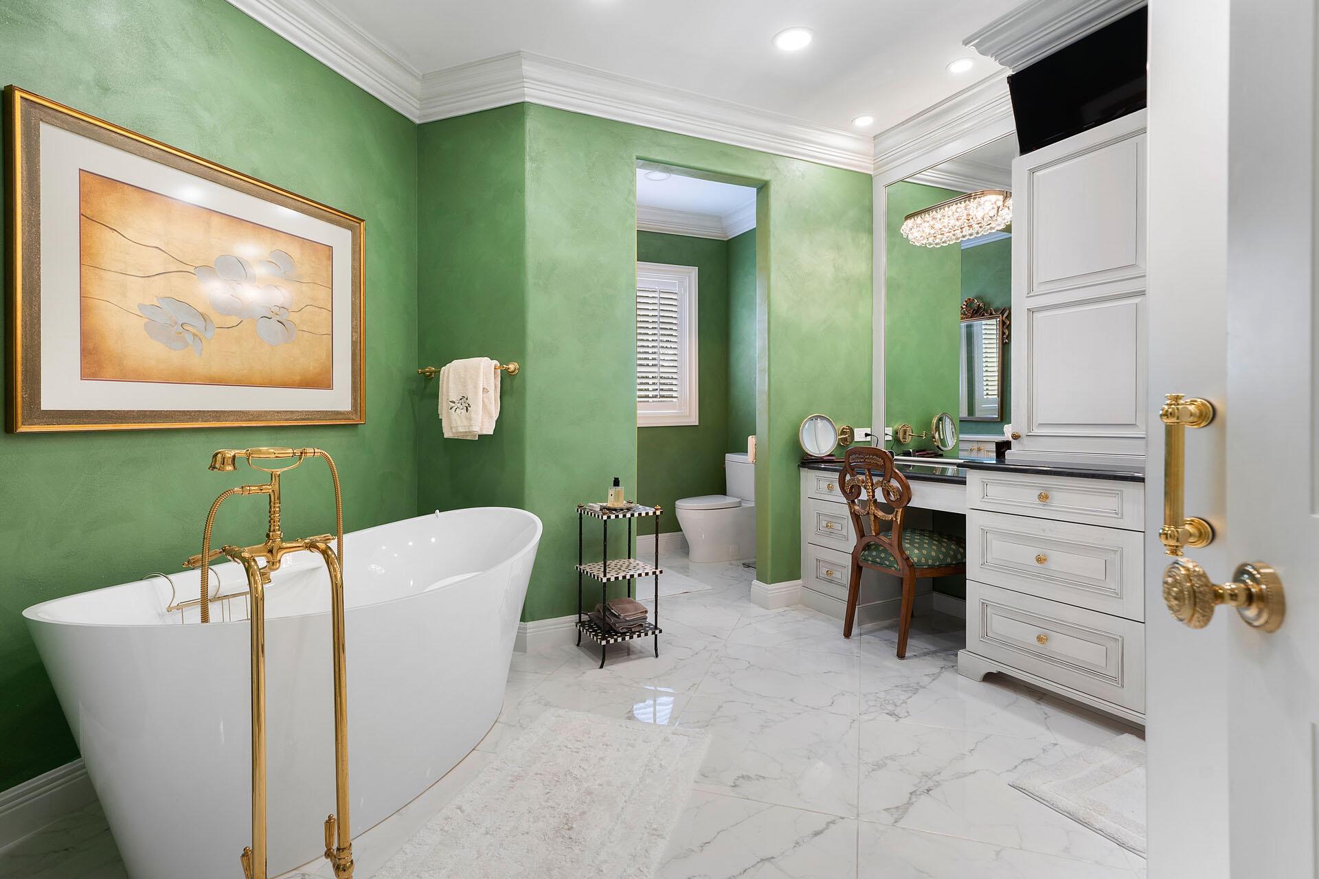 ROYAL PALM YACHT & COUNTR - Residential