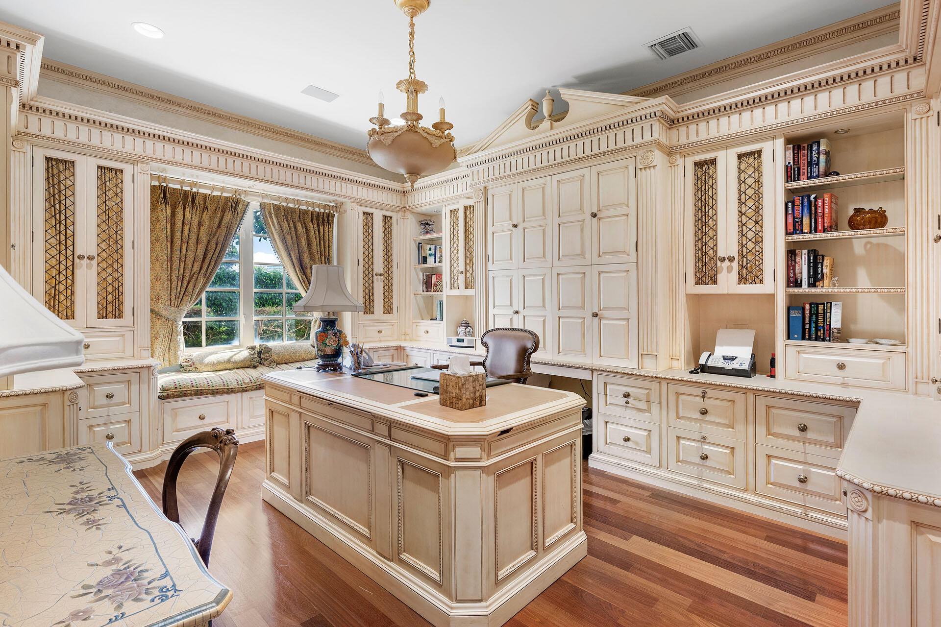 ROYAL PALM YACHT & COUNTR - Residential