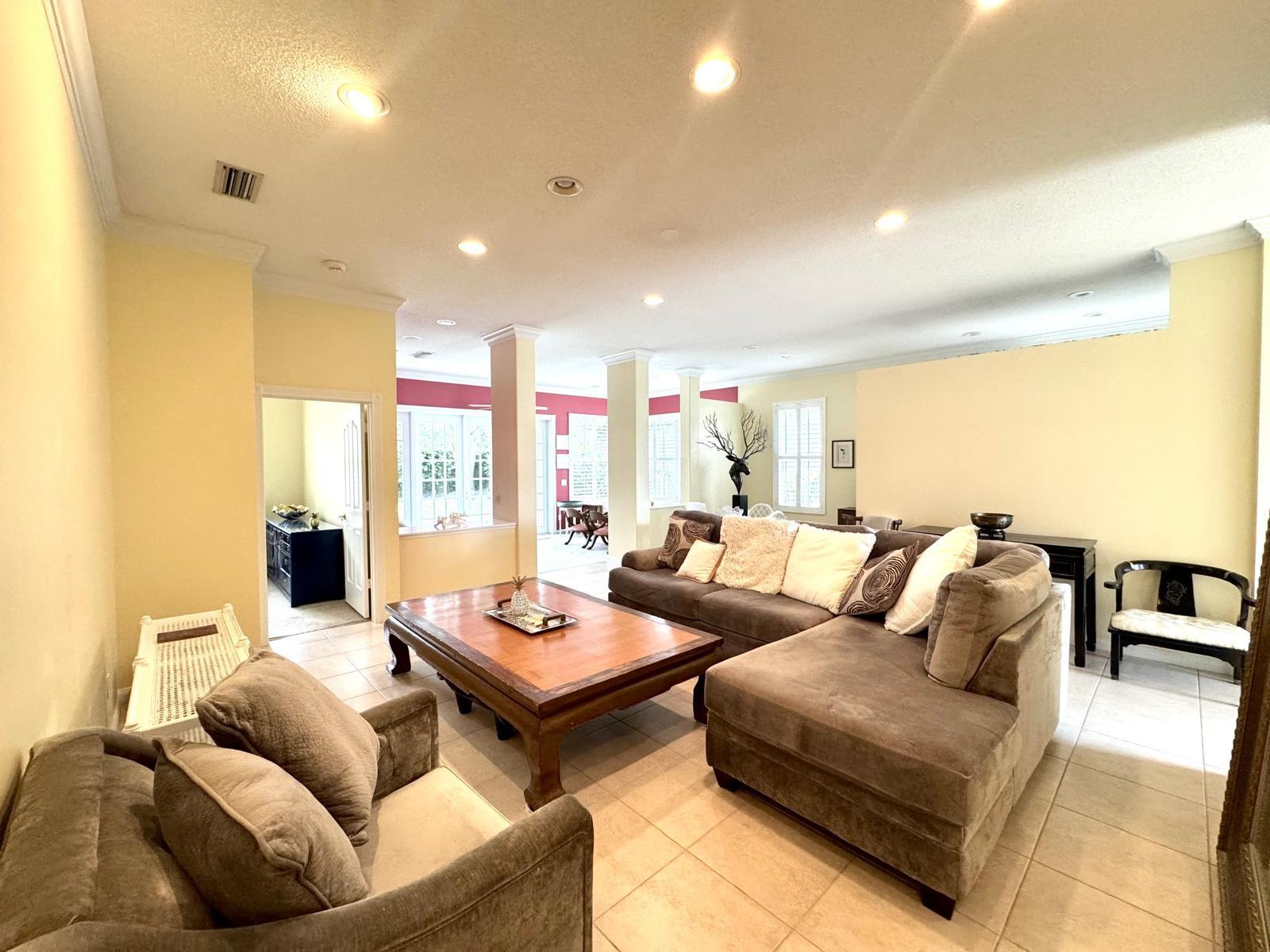 THE MEADOWS AT MARTIN DOW - Residential Lease