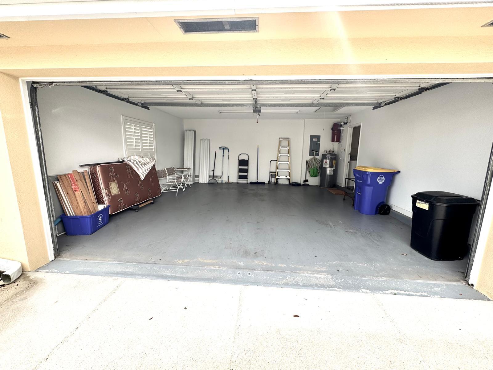 THE MEADOWS AT MARTIN DOW - Residential Lease