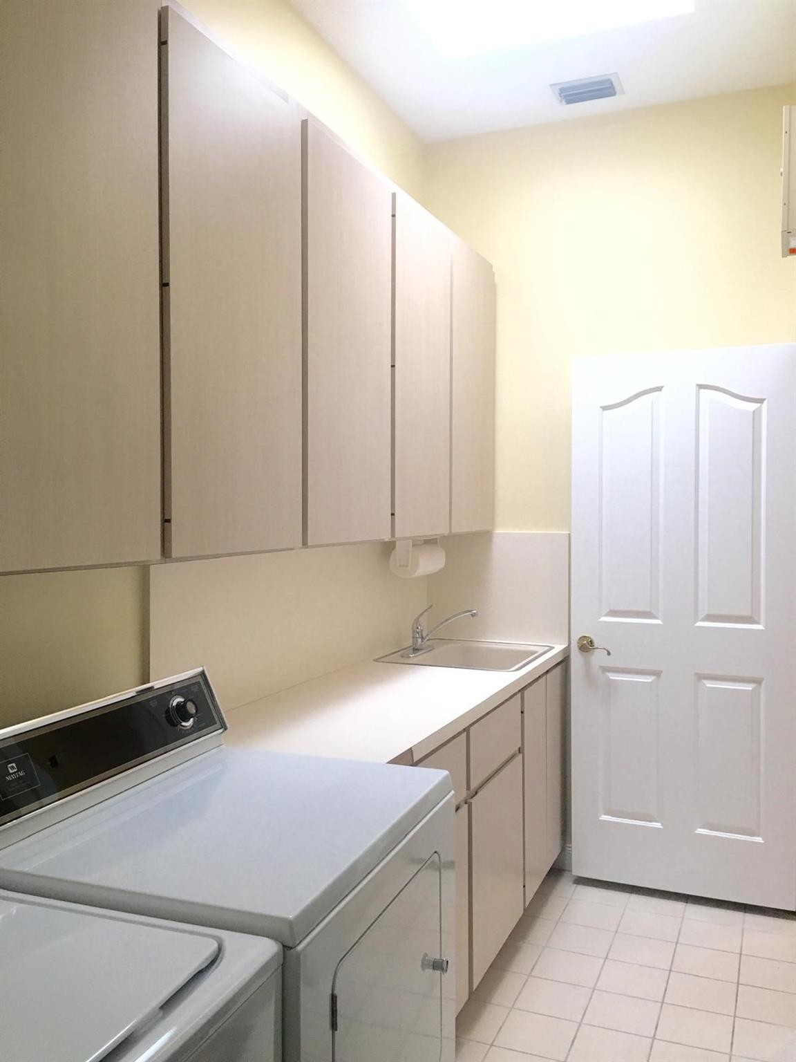 THE MEADOWS AT MARTIN DOW - Residential Lease