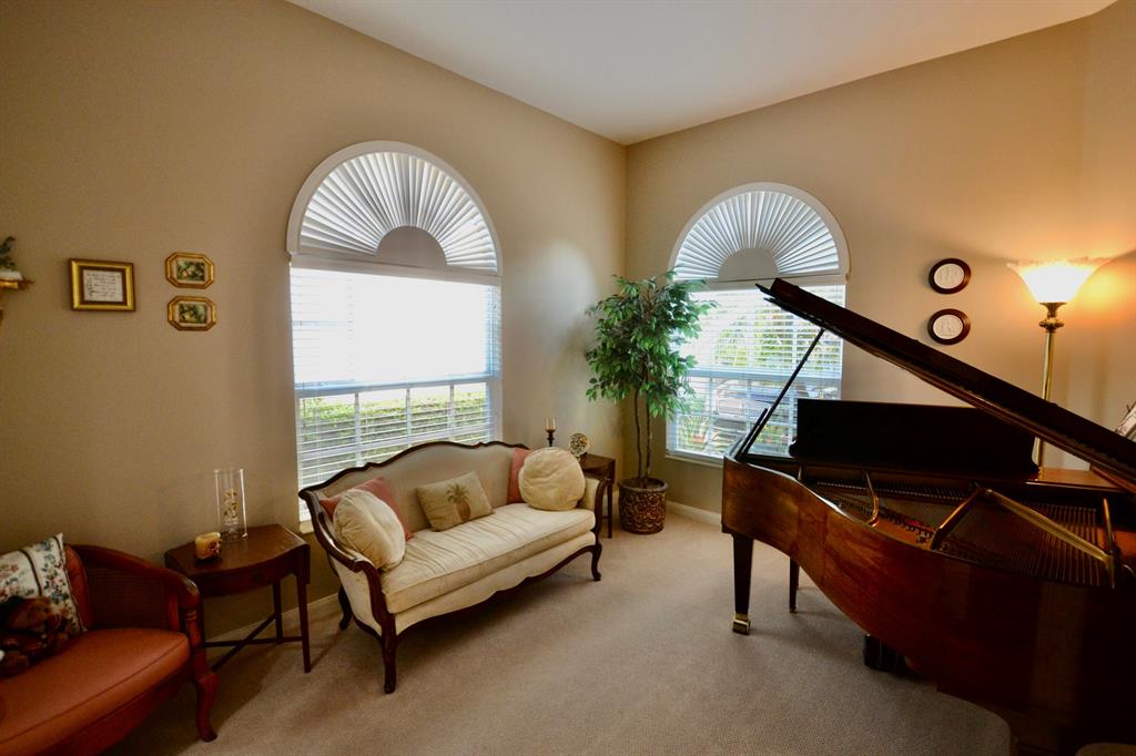 RIVERWALK 13 - Residential