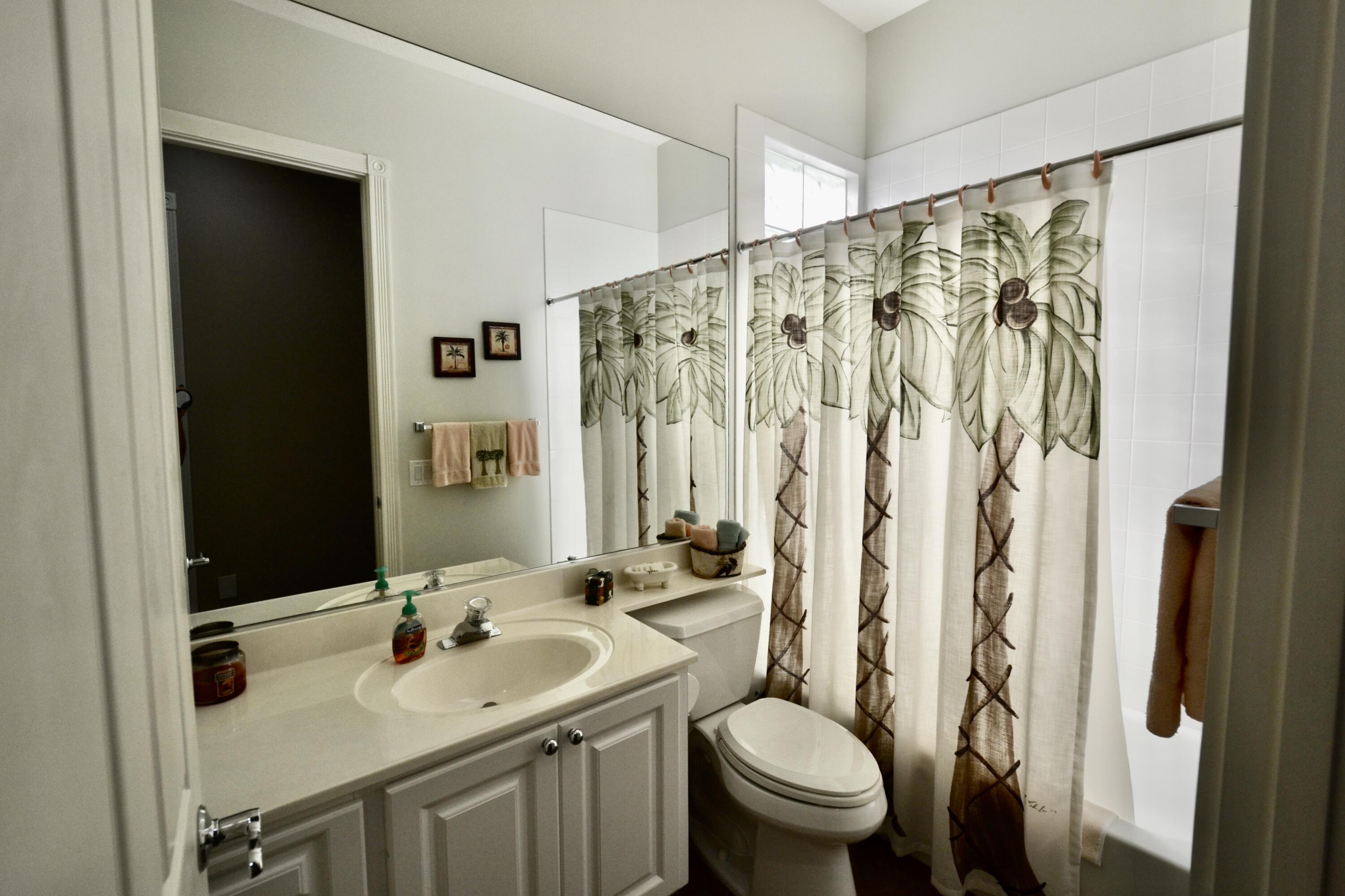 RIVERWALK 13 - Residential