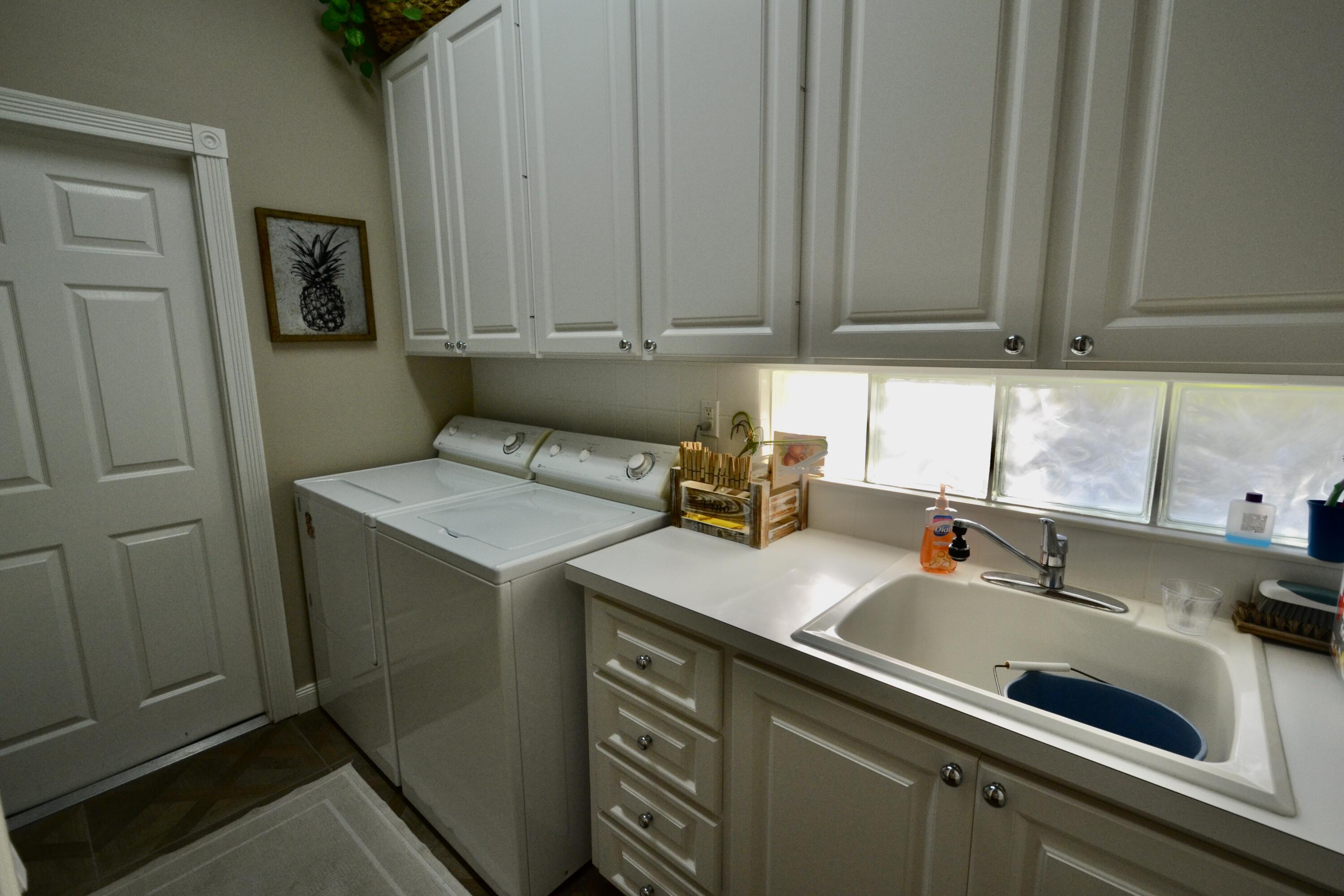 RIVERWALK 13 - Residential