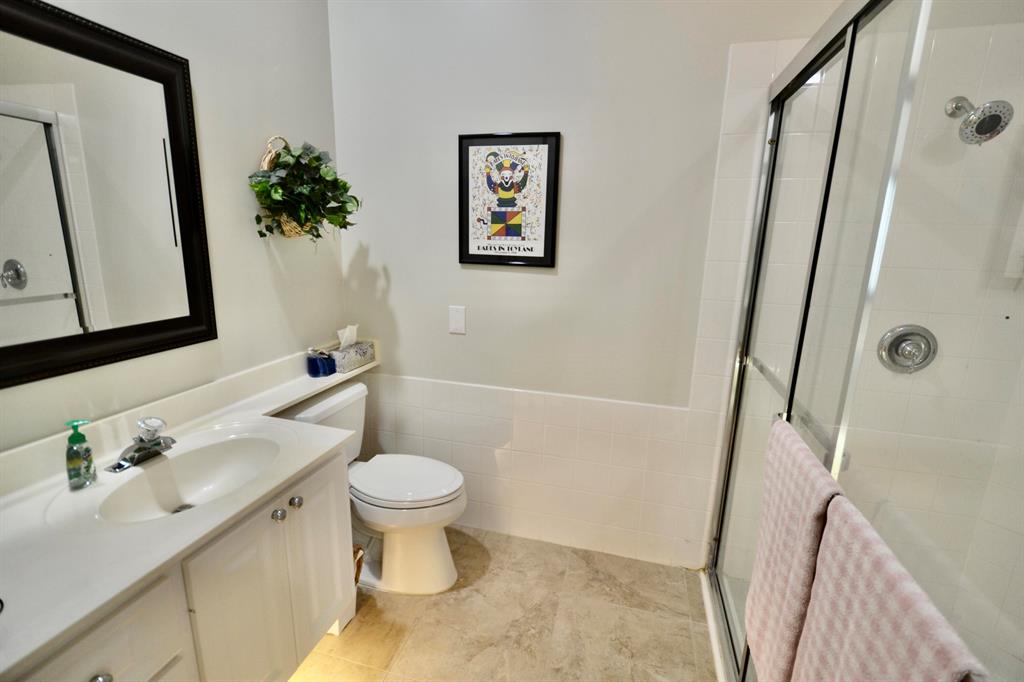 RIVERWALK 13 - Residential