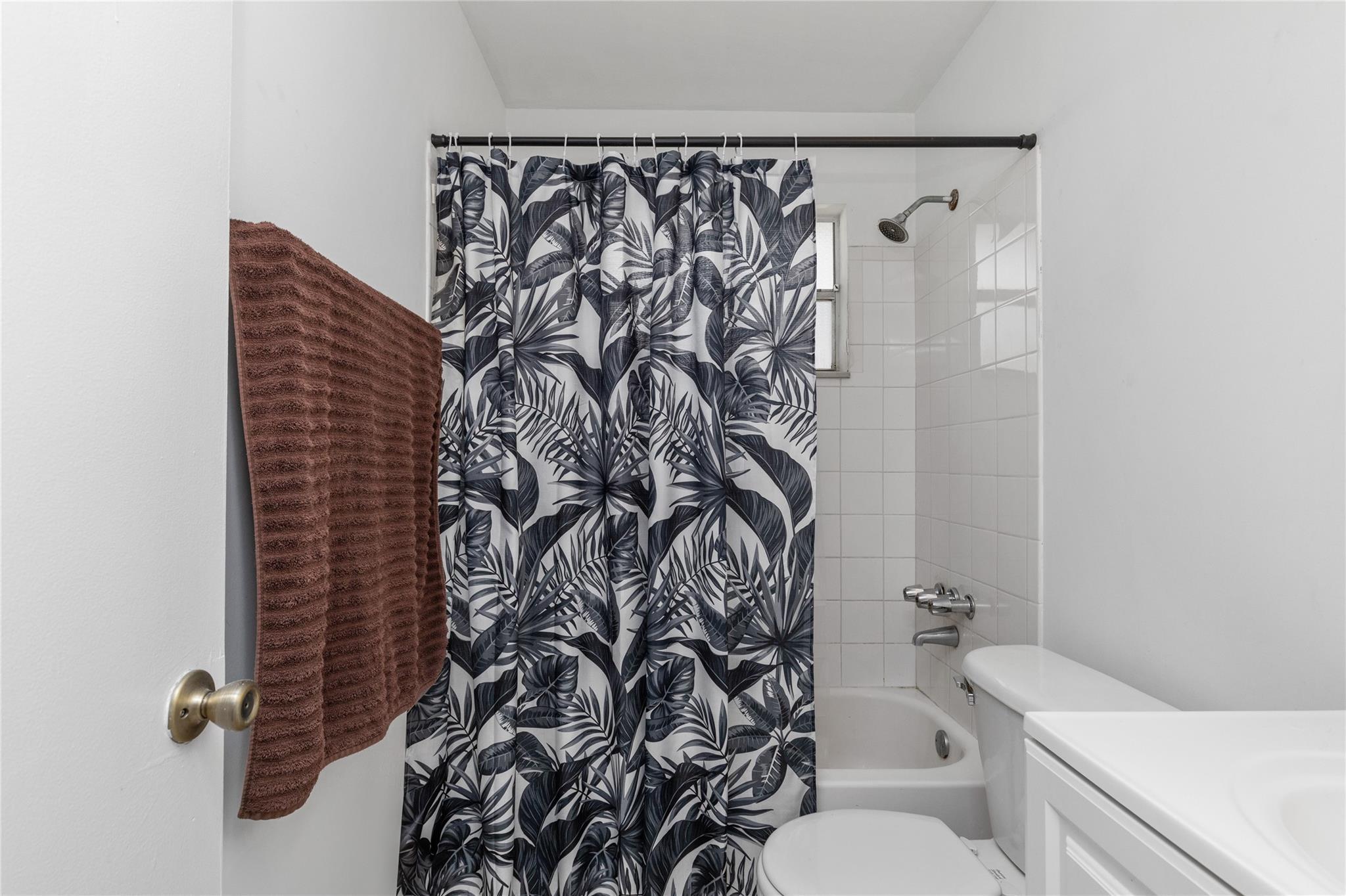 Woodlawn 11-28 B - Residential Income