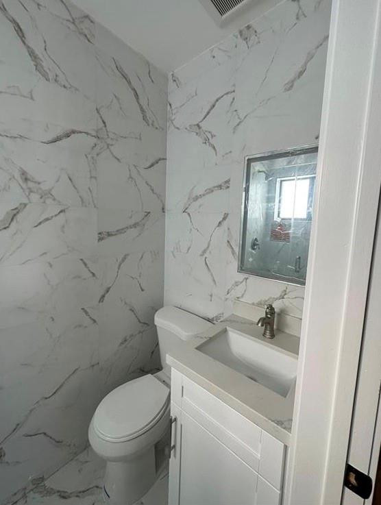 ¤KING ARTHUR ESTATES - Residential Lease
