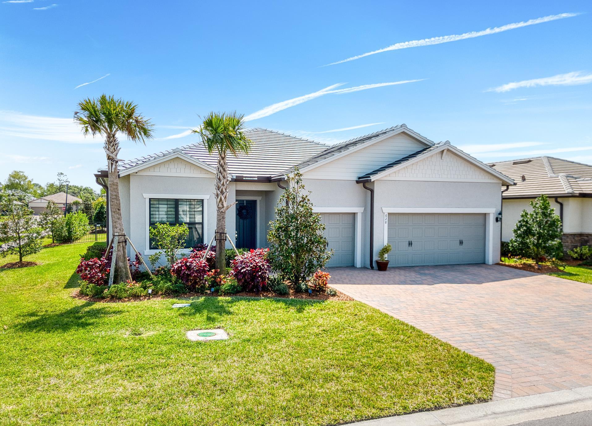 628 SE Boboli Way
