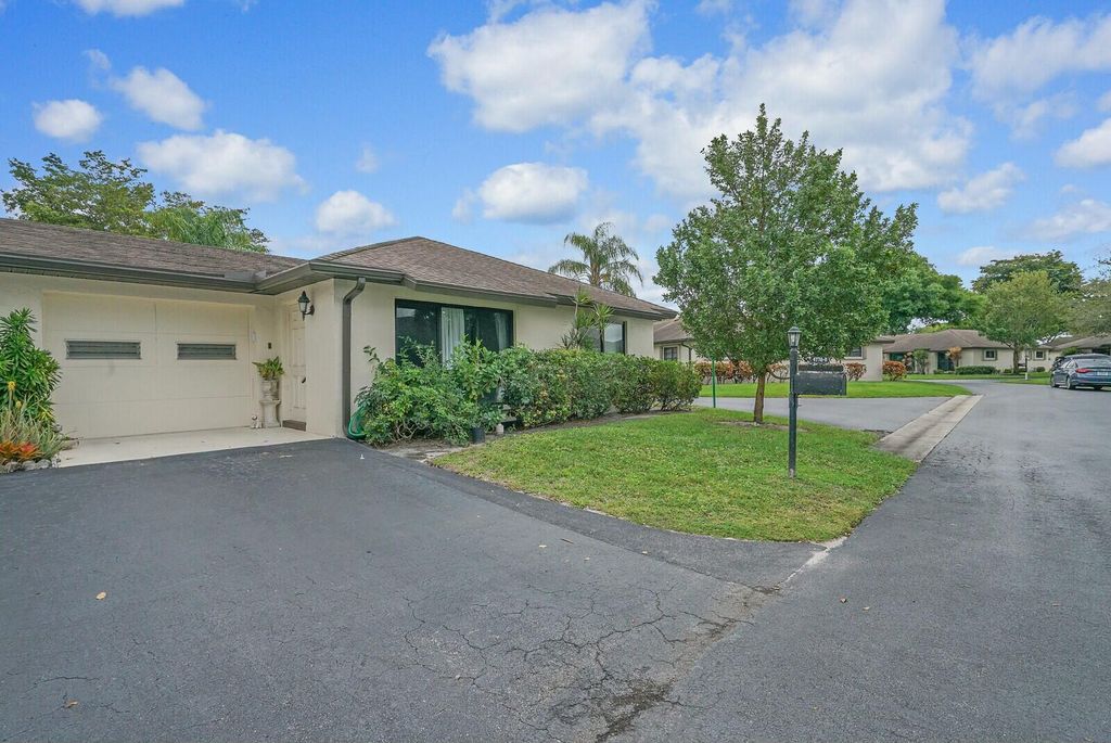 Photo of 4778 Greentree Crescent #B, Boynton Beach, FL 33436 (MLS # R11065835)