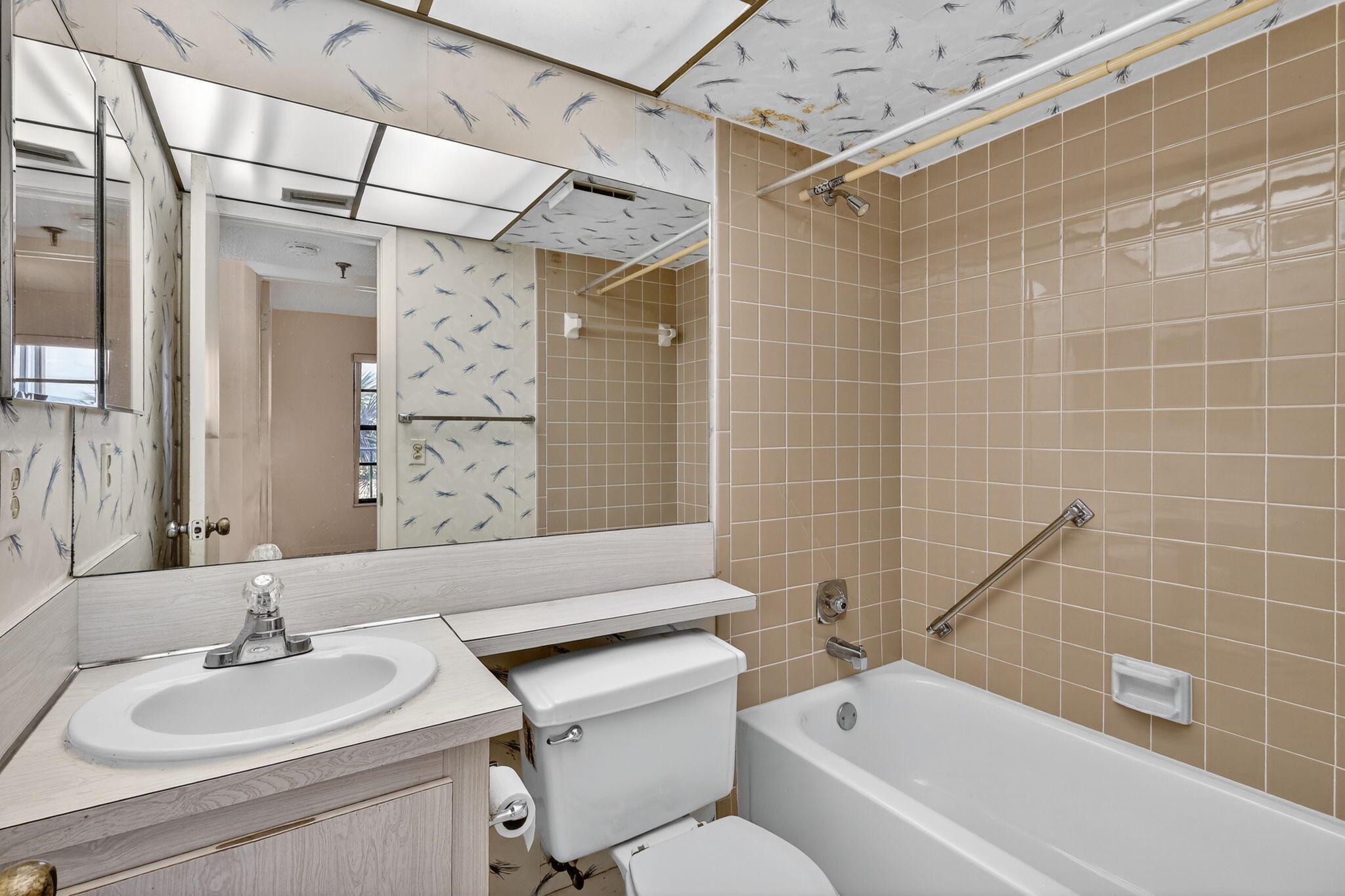 SUNRISE OF PALM BEACH CON - Residential