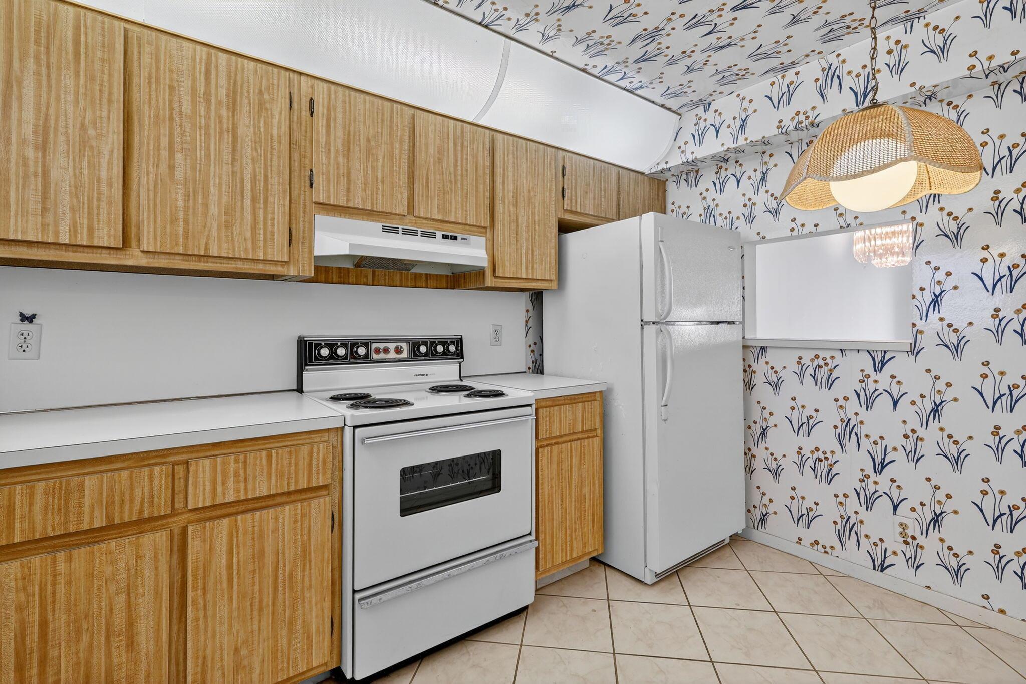 SUNRISE OF PALM BEACH CON - Residential