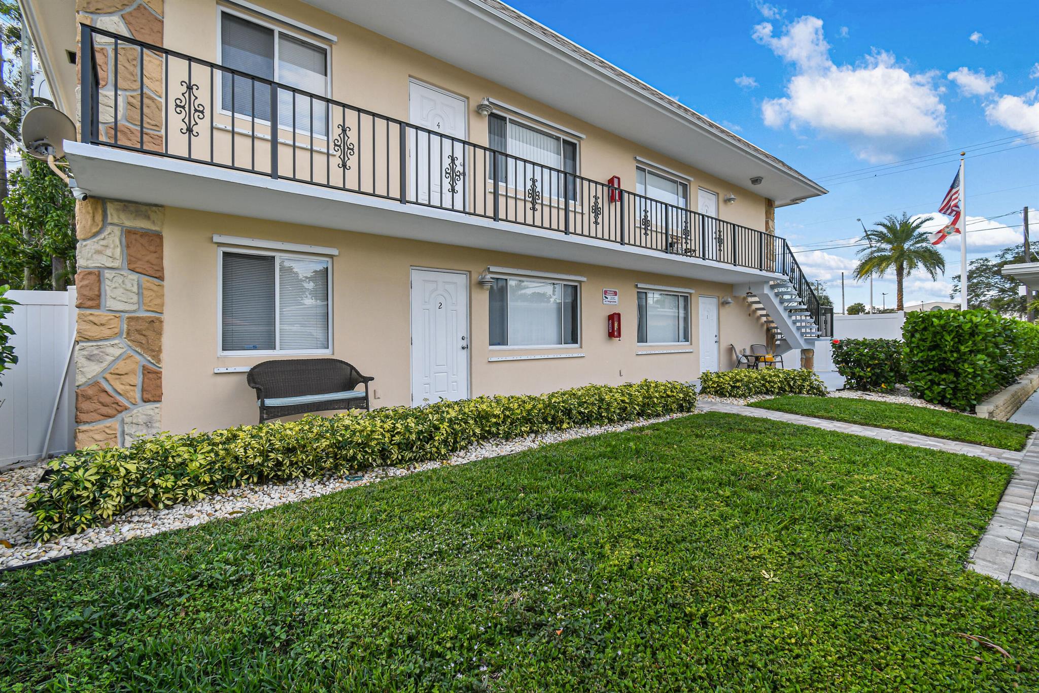 Near the heart of Downtown Lake Worth and Lake Worth Beach. The building is a block off Lake Osborne with a path around the lake. The property is well maintained and has security cameras around the entire property and the parking lot. There is also a security gate to enter from the parking lot. There is a laundry room that has designated days for each unit. Laminate tile throughout, granite countertops, white soft close cabinets and stainless appliances. There is a small courtyard in front of the building for privacy and there are also picnic tables to sit and relax. Must see!!