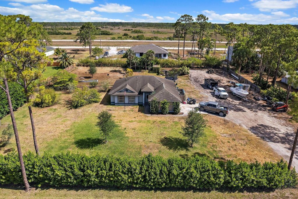 Photo of 17875 93rd Road N, Loxahatchee, FL 33470 (MLS # R11086524)