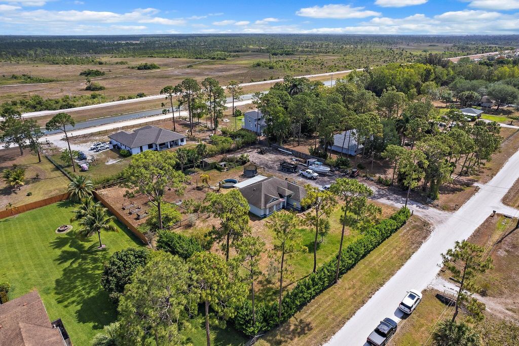 Photo of 17875 93rd Road N, Loxahatchee, FL 33470 (MLS # R11086524)