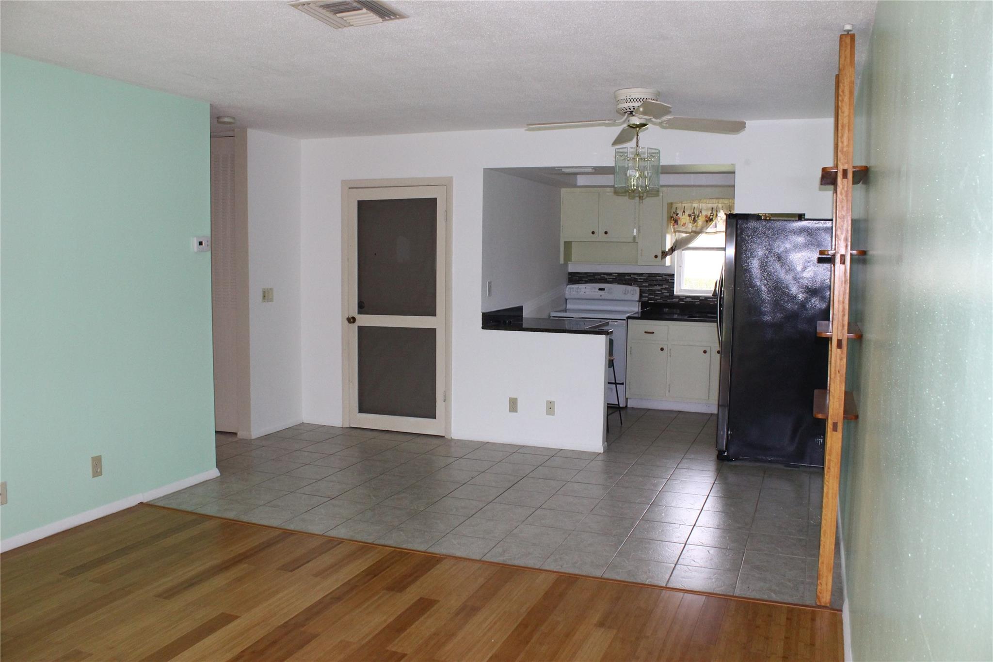 Cresthaven Villas Condo 0 - Residential Lease