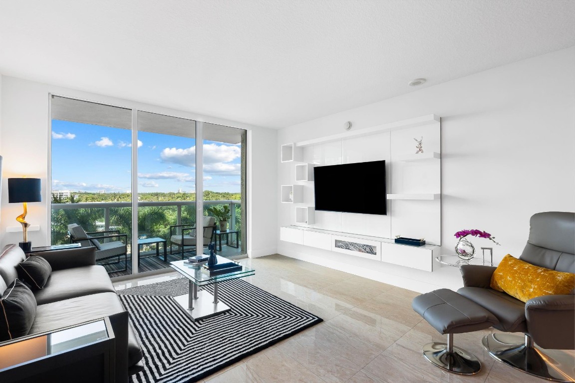 347 N New River Drive 602