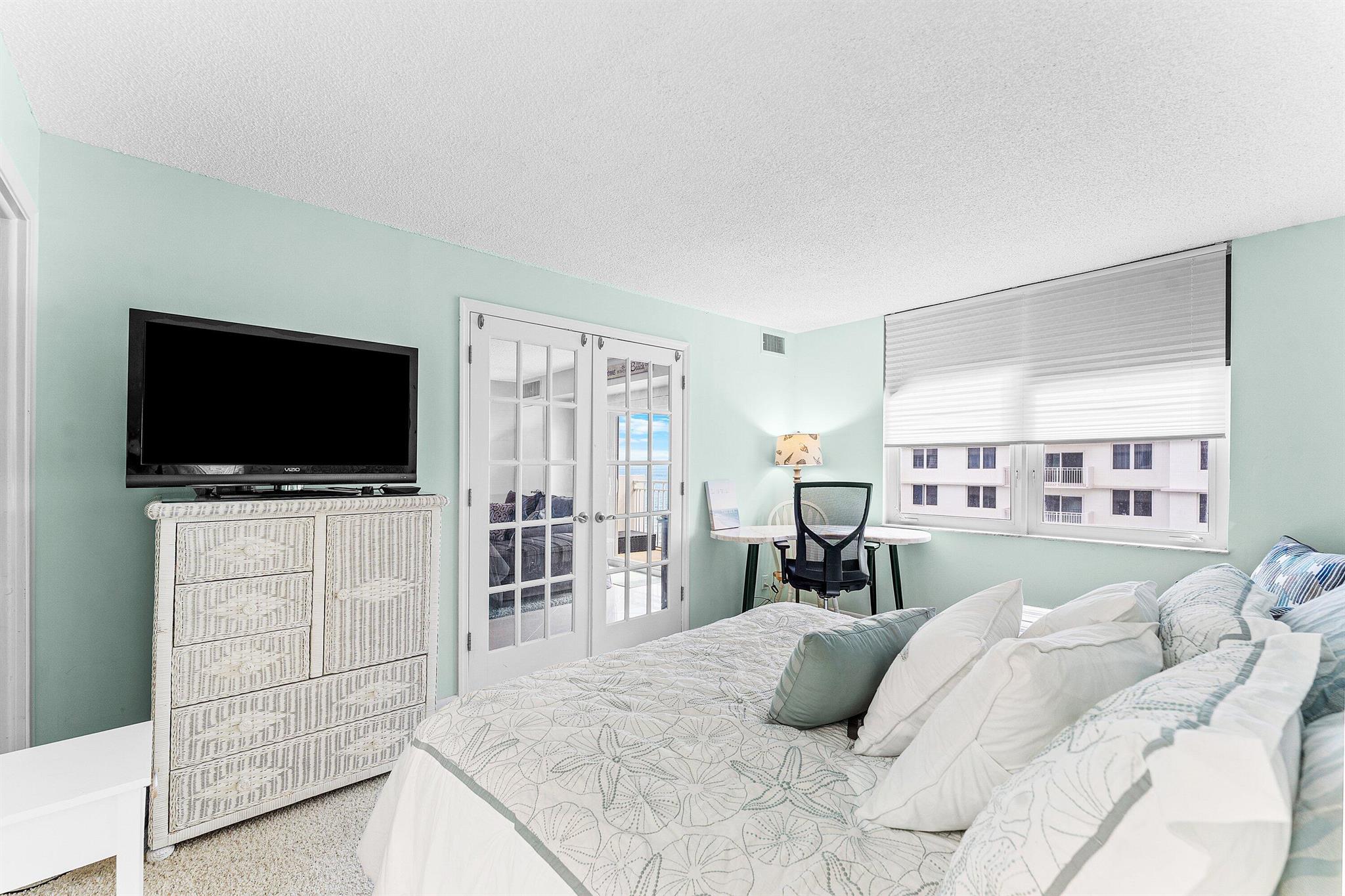 AMBASSADORS V NORTH CONDO - Residential Lease