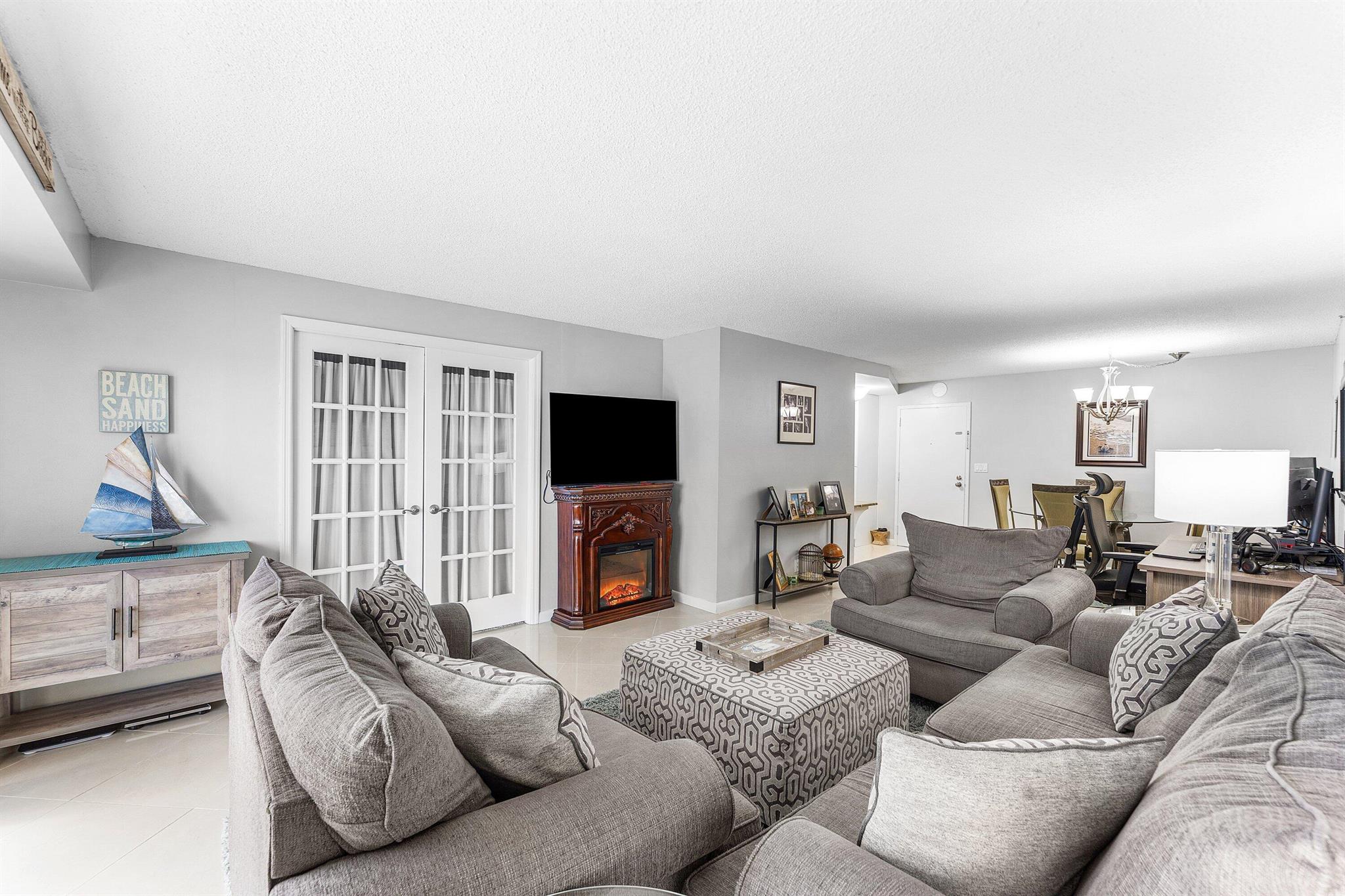 AMBASSADORS V NORTH CONDO - Residential Lease