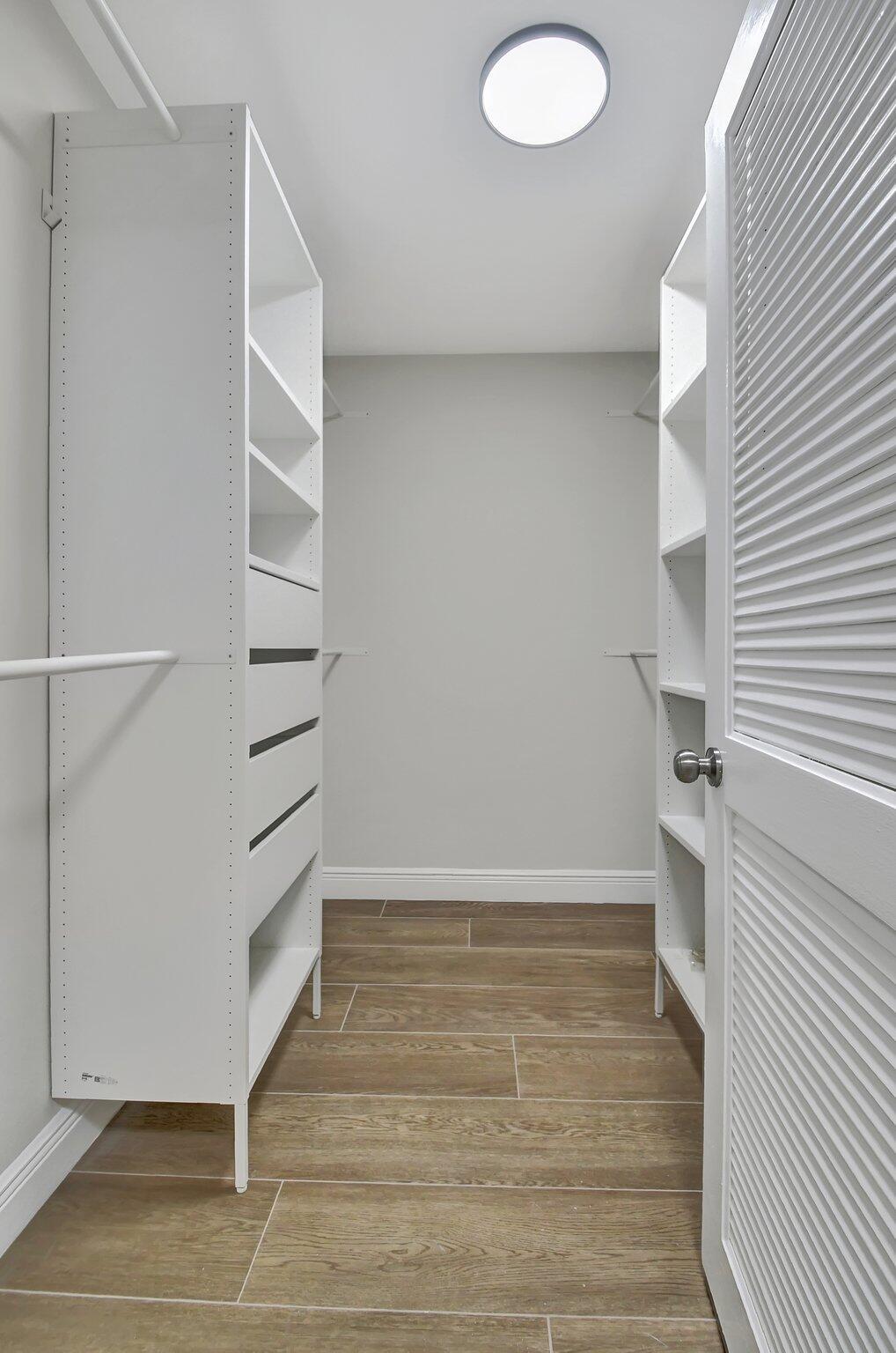 BARWOOD CONDO - Residential