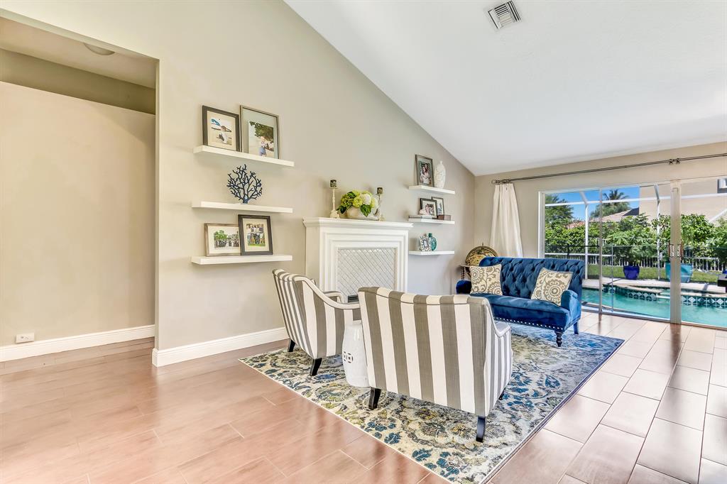 WINSTON TRAILS PAR 3 - Residential