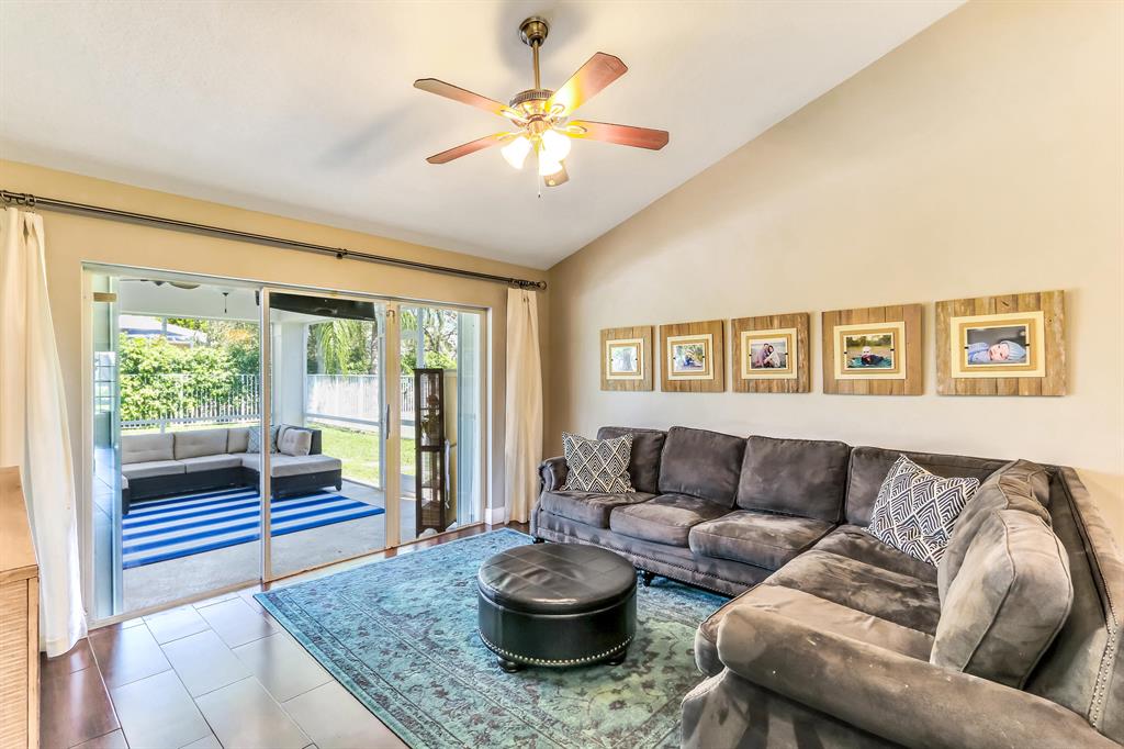 WINSTON TRAILS PAR 3 - Residential