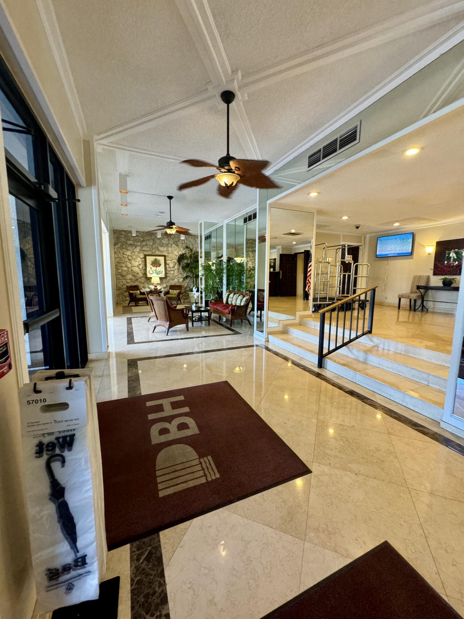 PALM BEACH HOUSE CONDO - Residential Lease