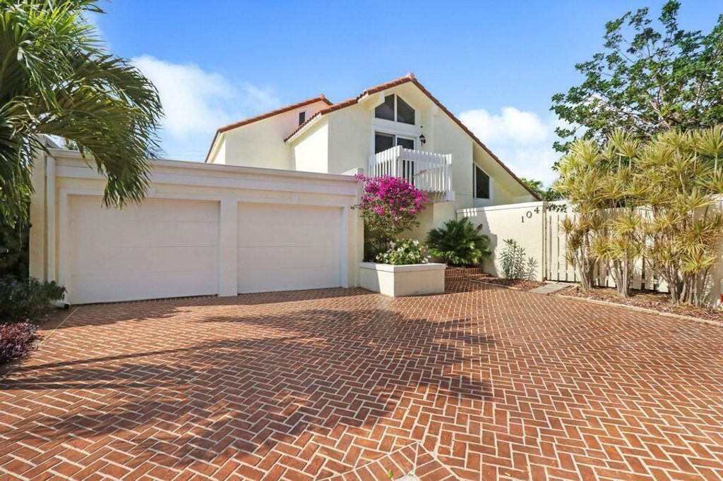 Photo of 104 Amberjack Lane, Jupiter, FL 33477 (MLS # R11073751)